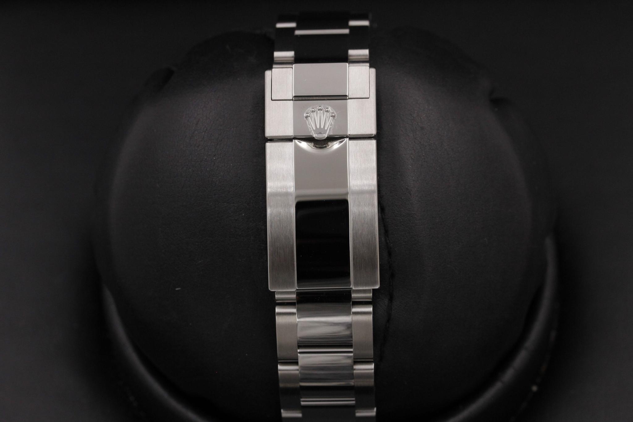 Watch Image 8