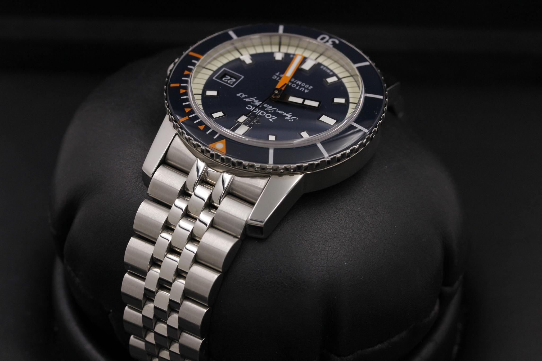 Watch Image 5