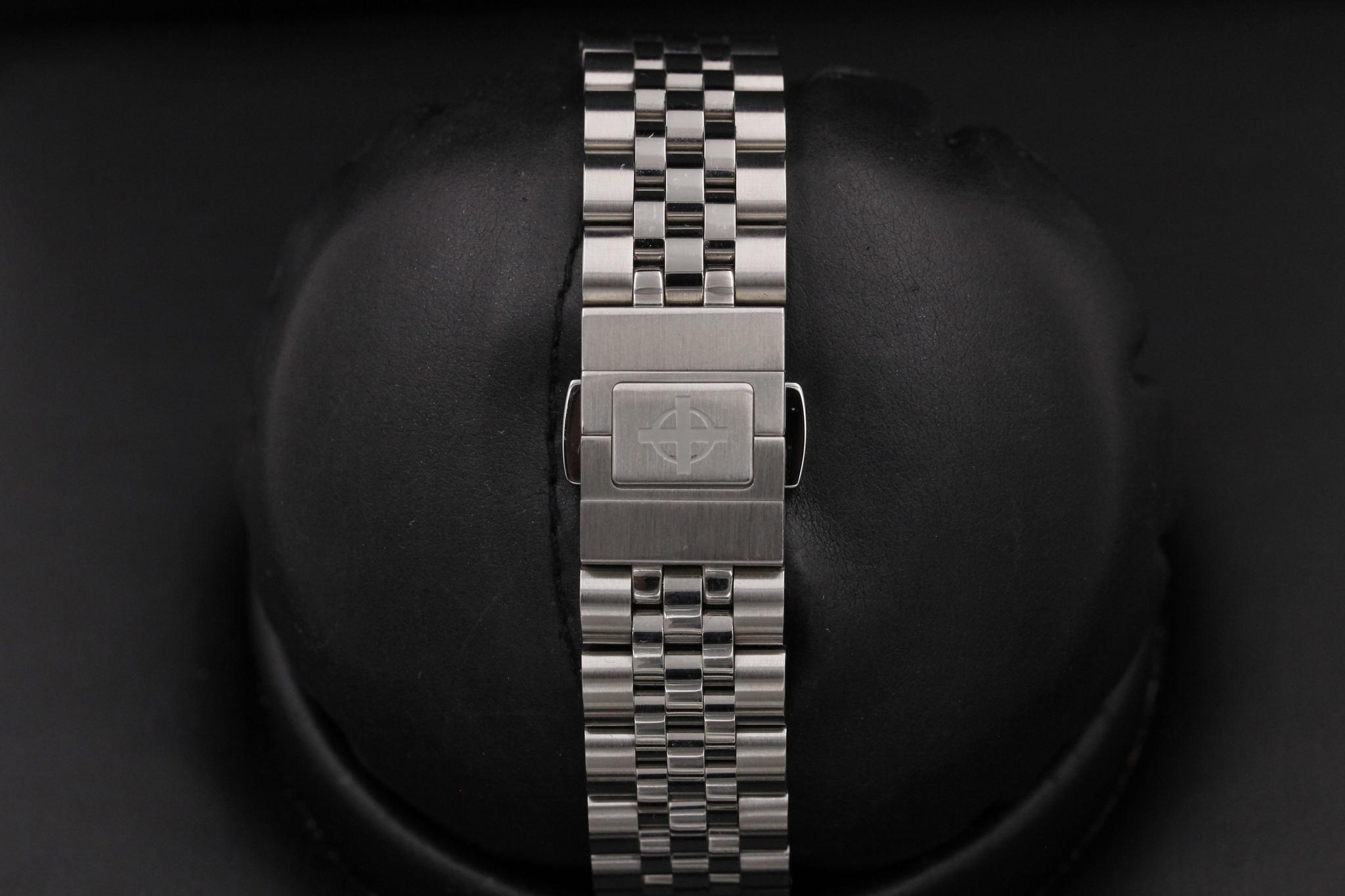 Watch Image 8