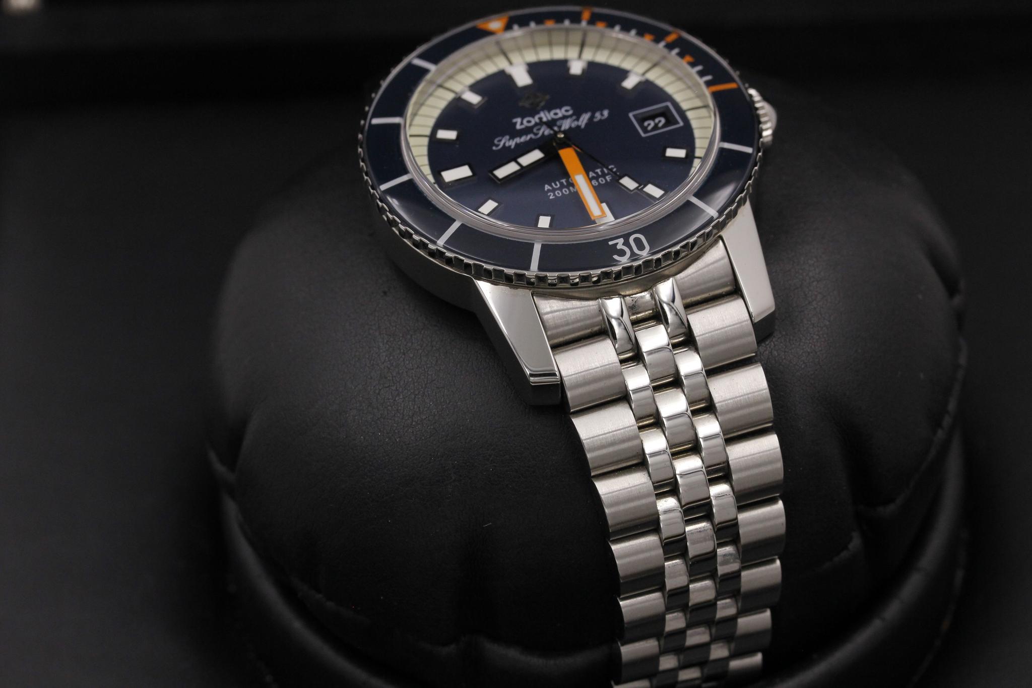 Watch Image 6