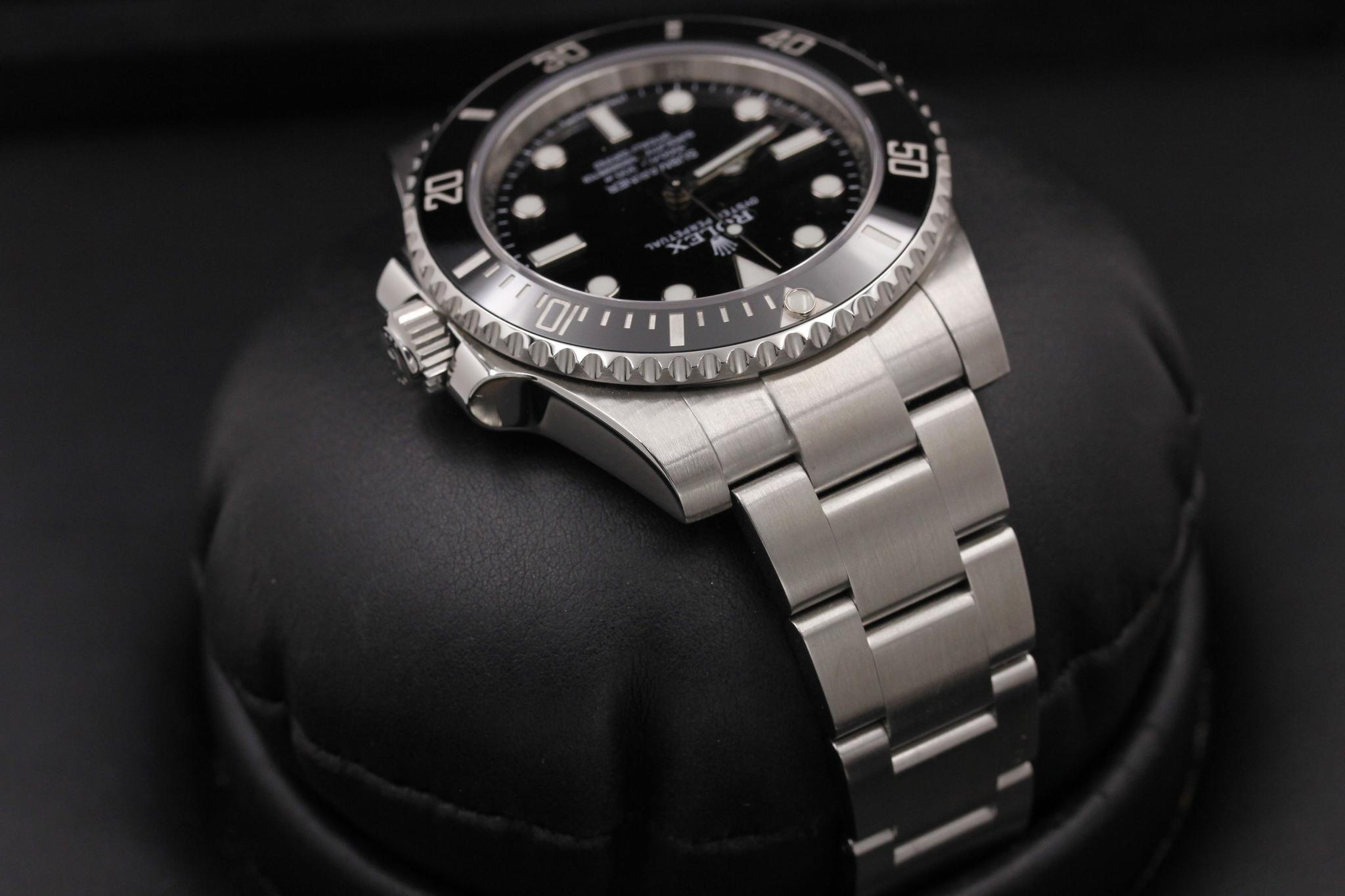 Watch Image 4
