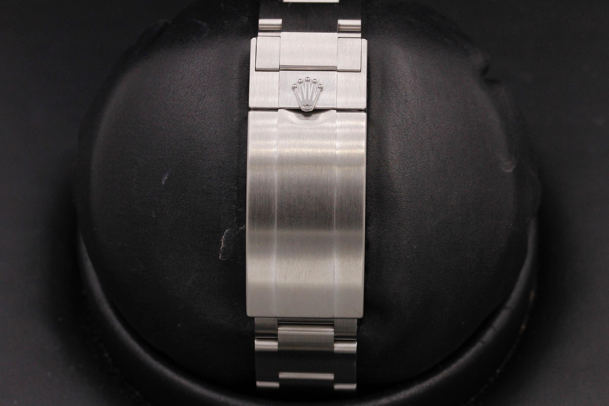 Watch Image 8