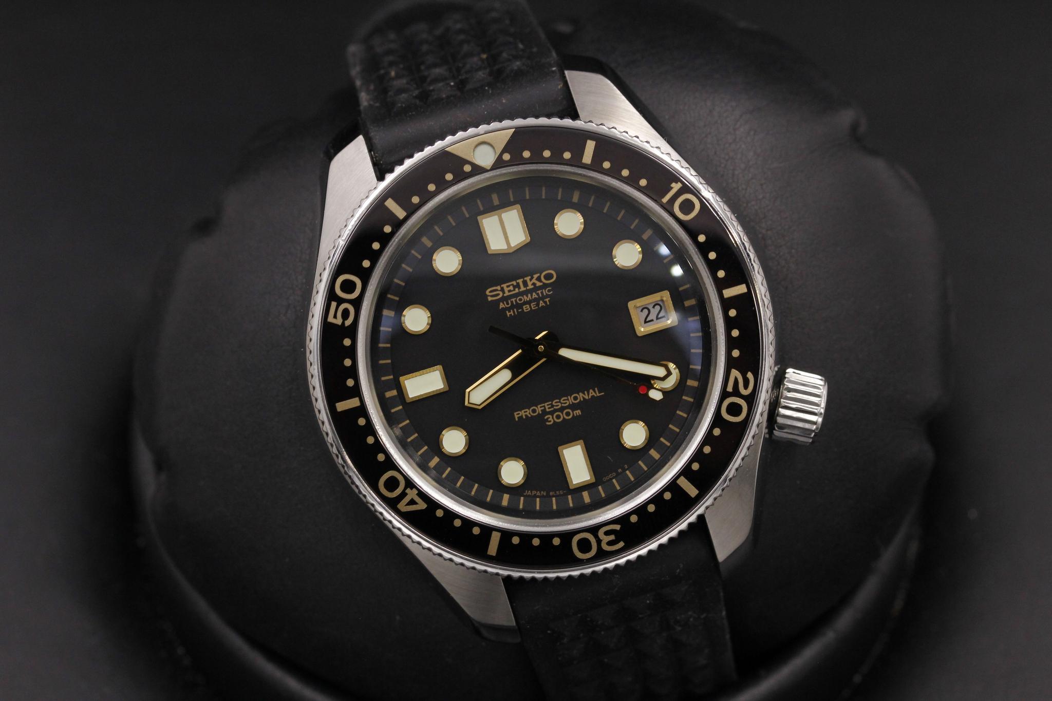 Watch Image 10