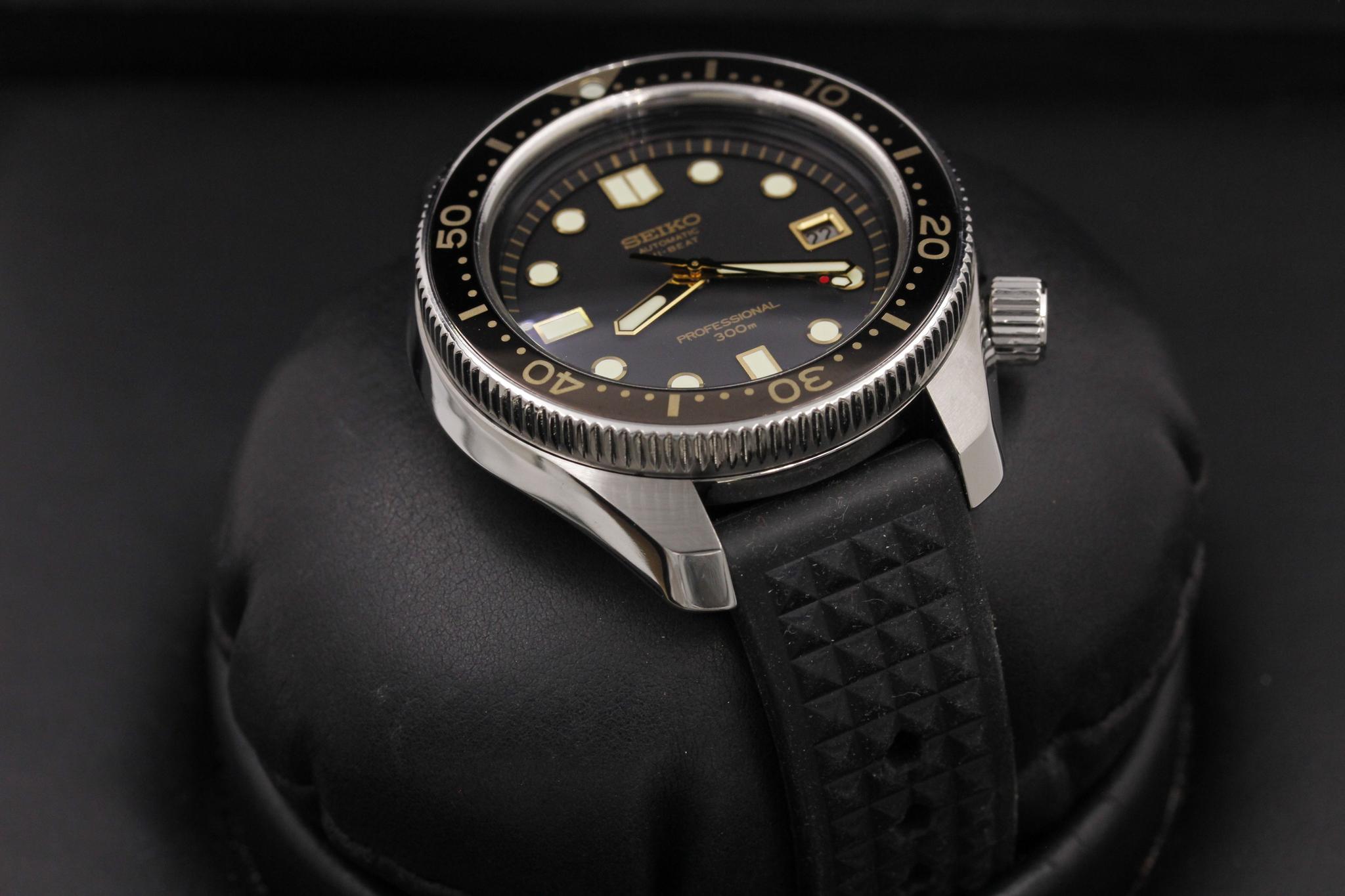 Watch Image 6