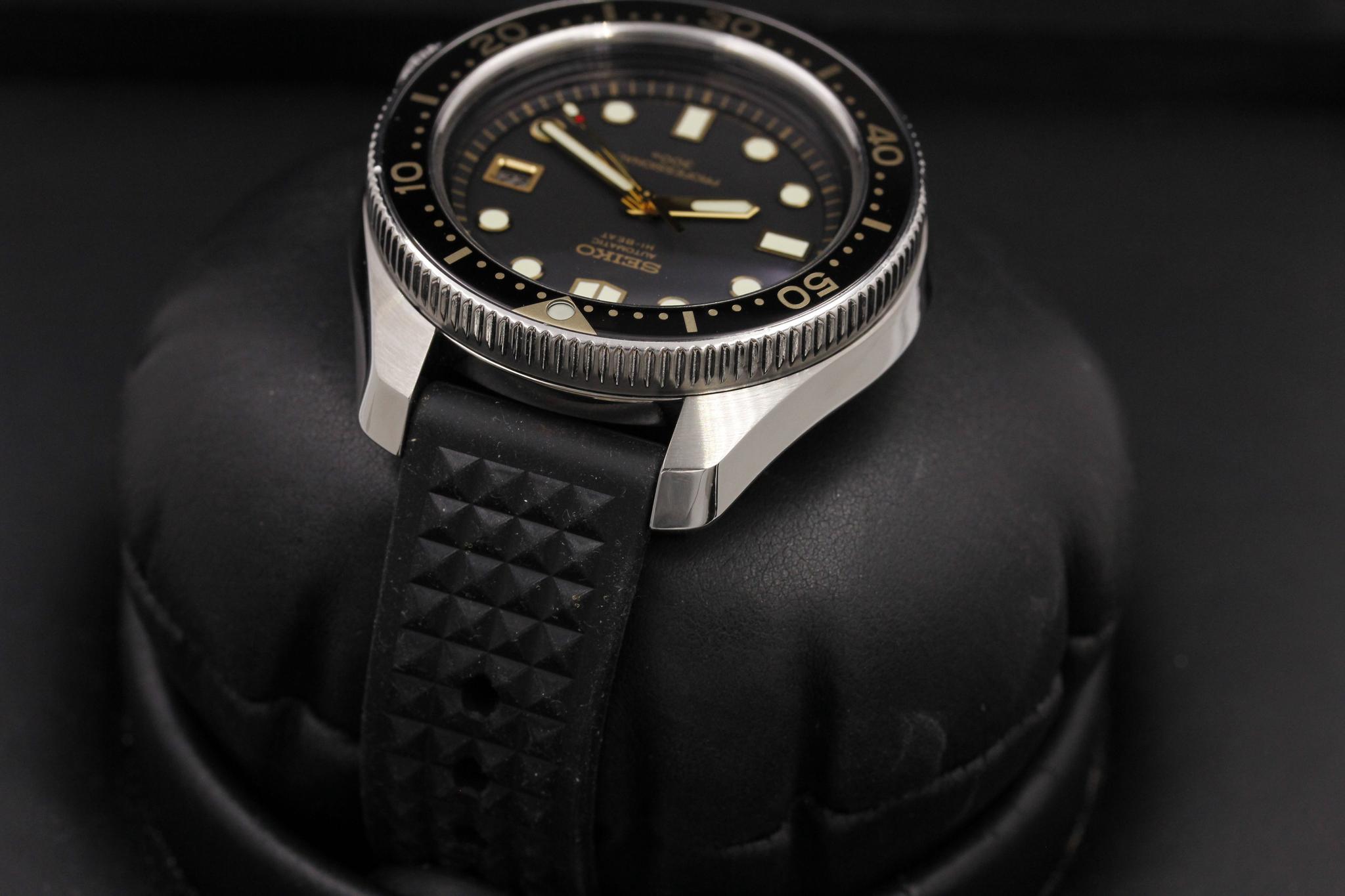 Watch Image 5