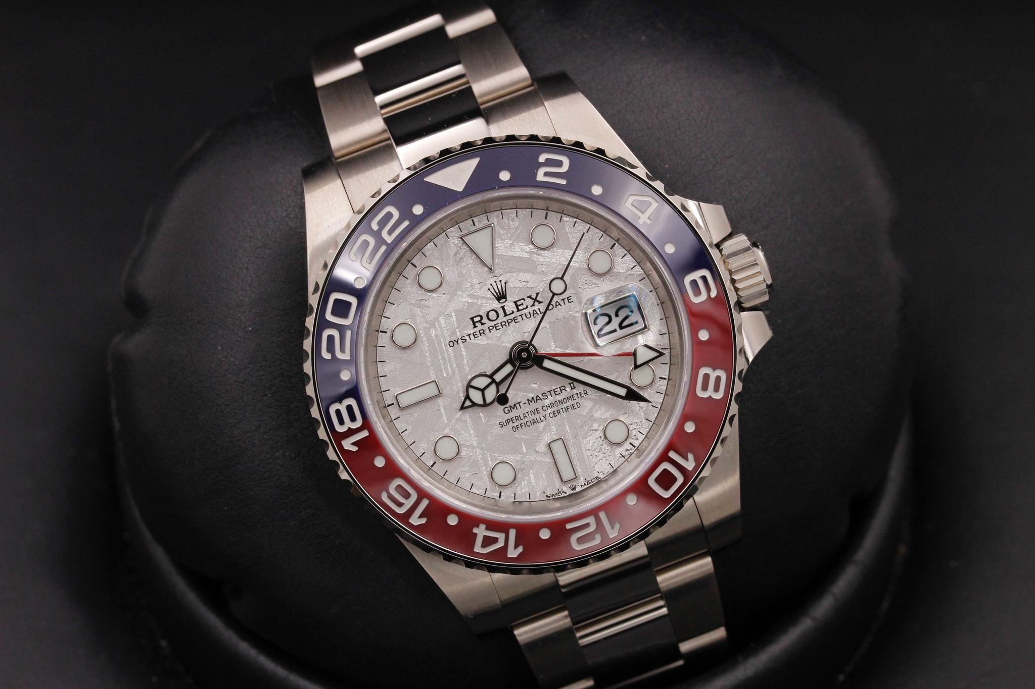 Watch Image 9