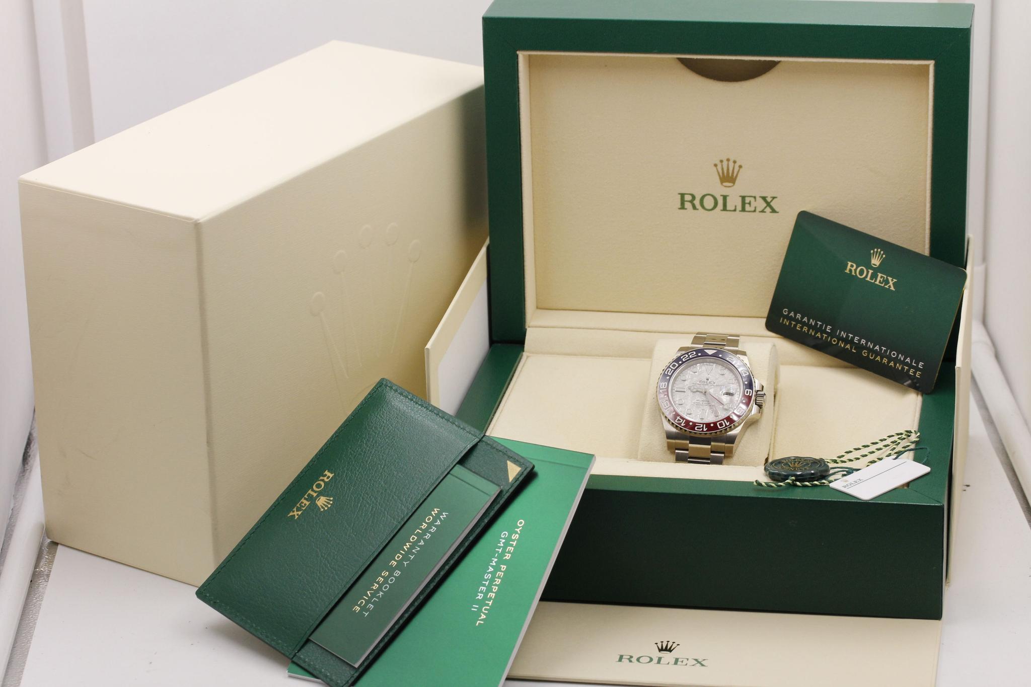Watch Image 11