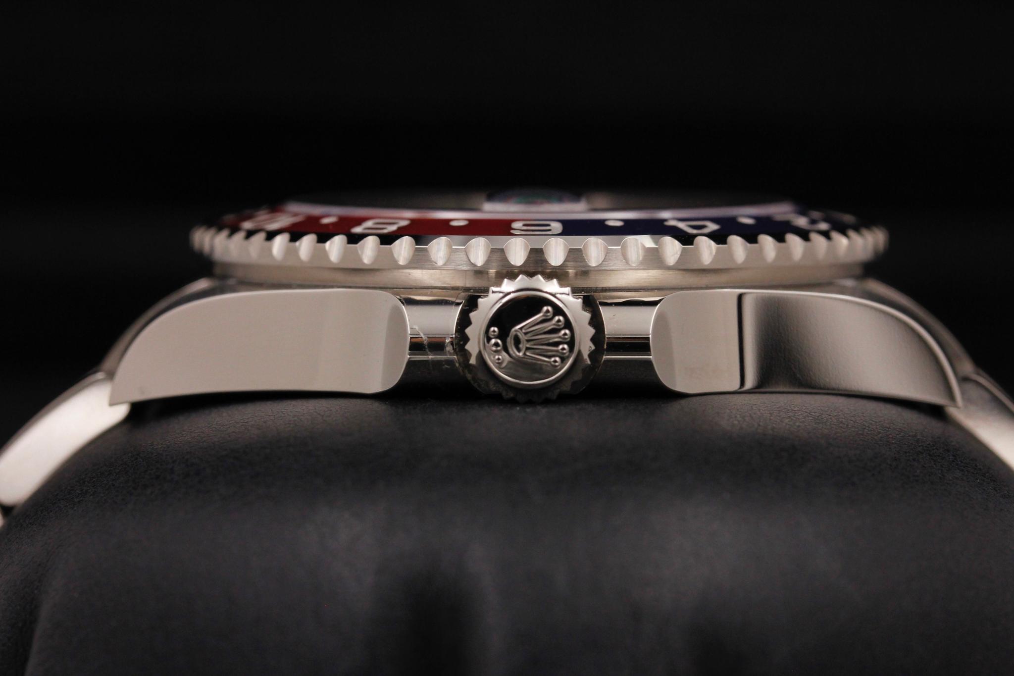 Watch Image 3