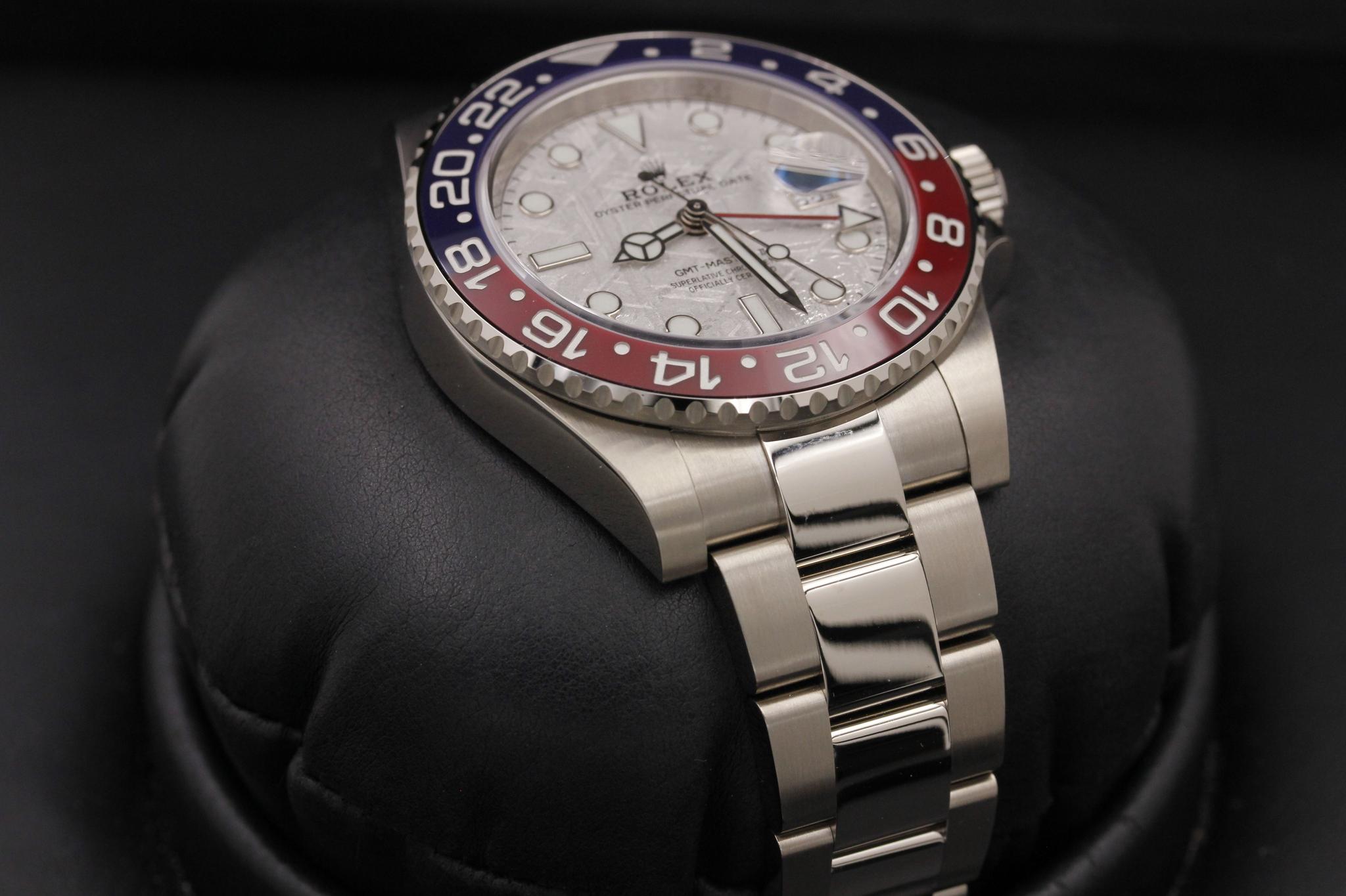 Watch Image 6