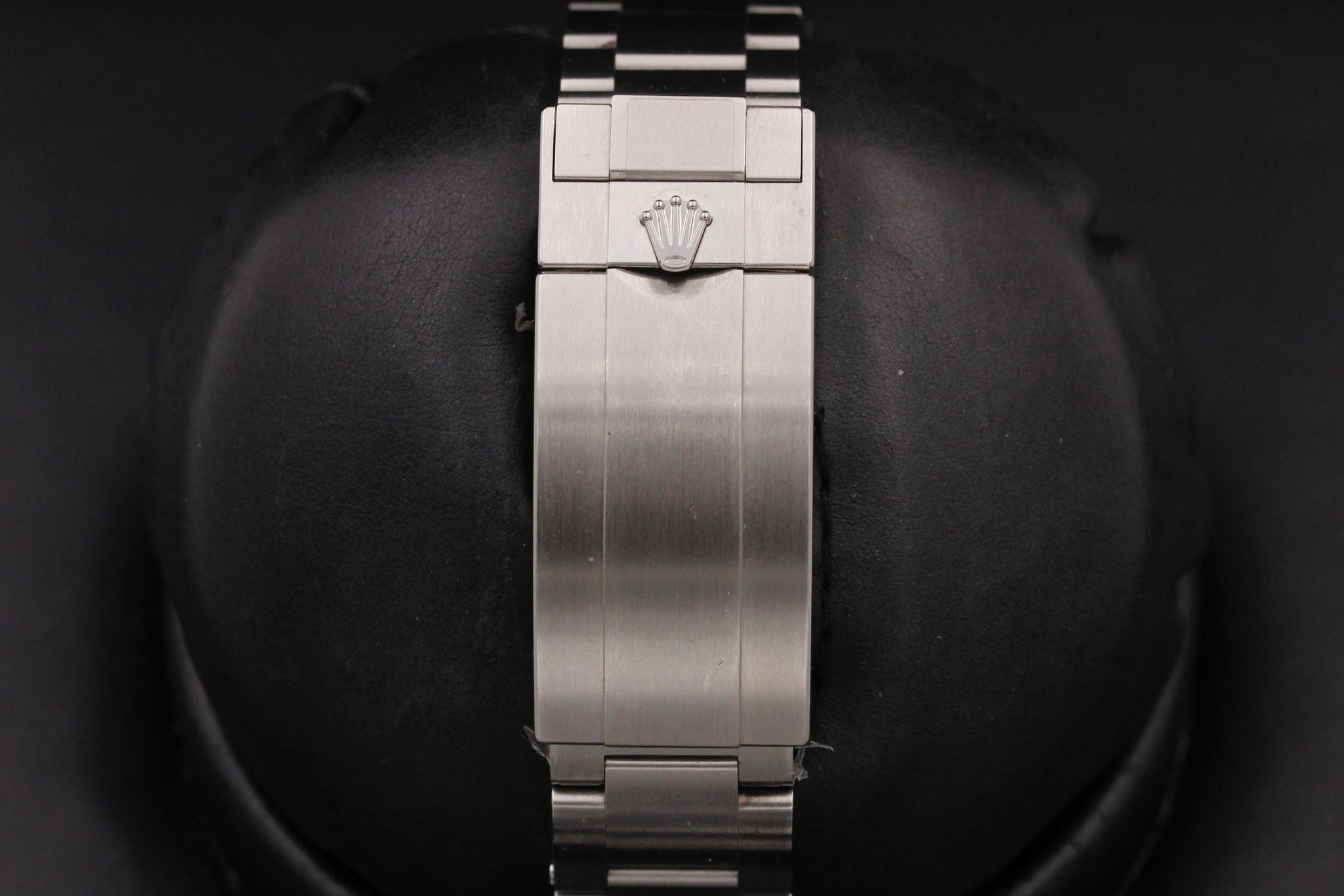 Watch Image 8