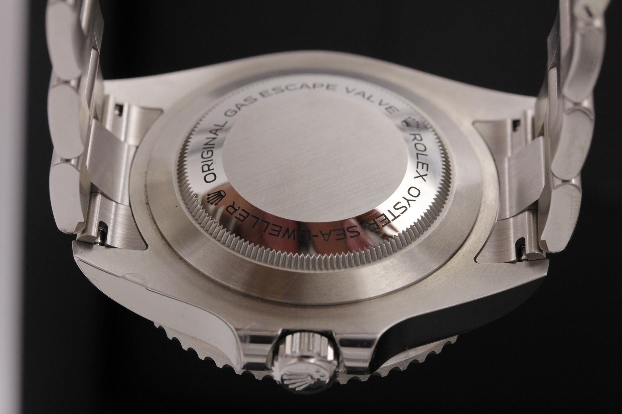 Watch Image 7