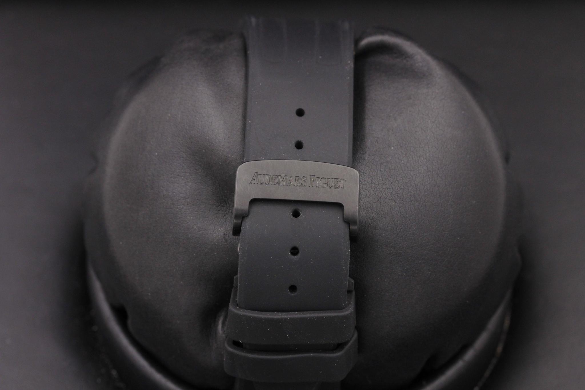 Watch Image 8