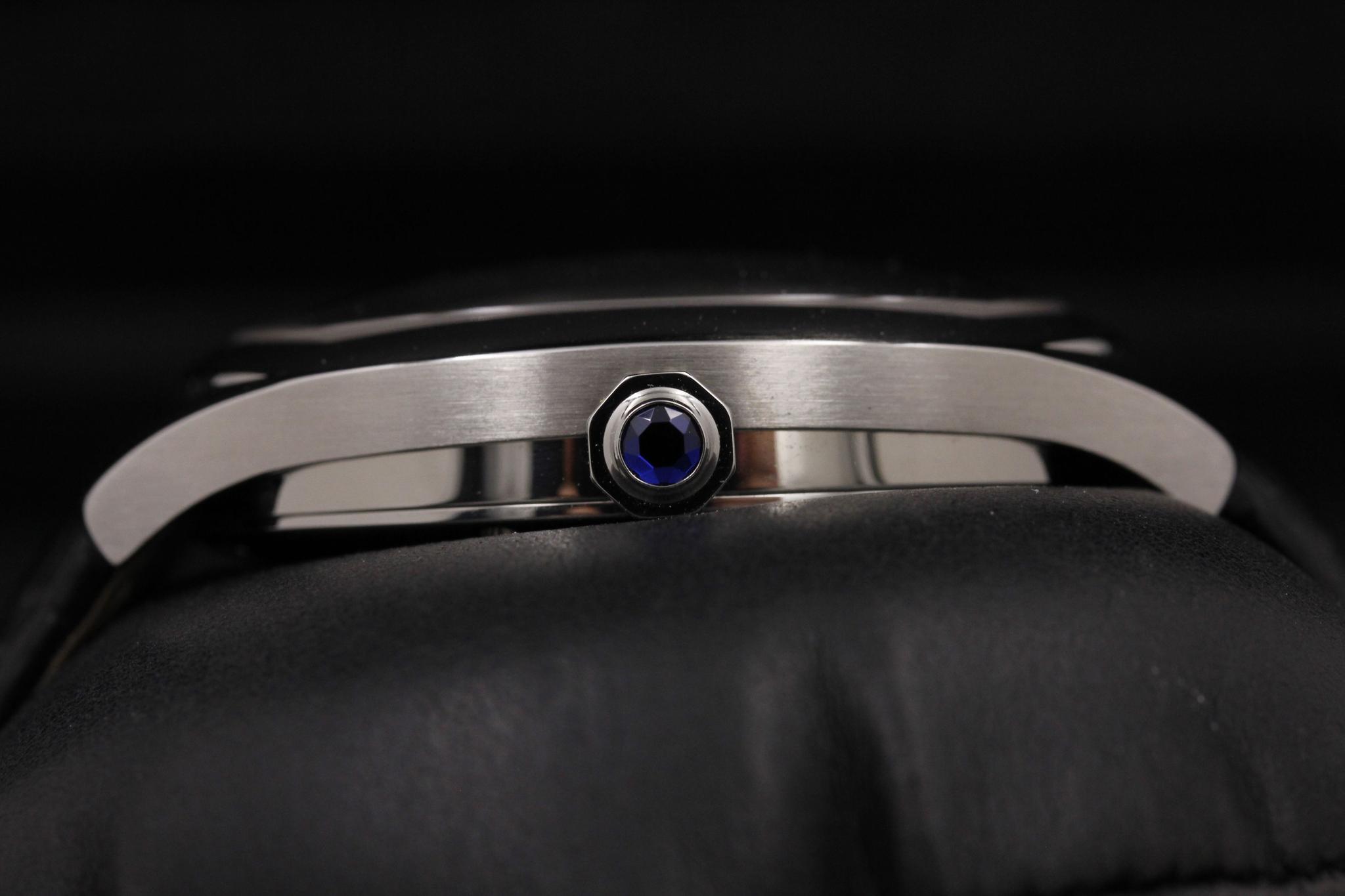 Watch Image 3