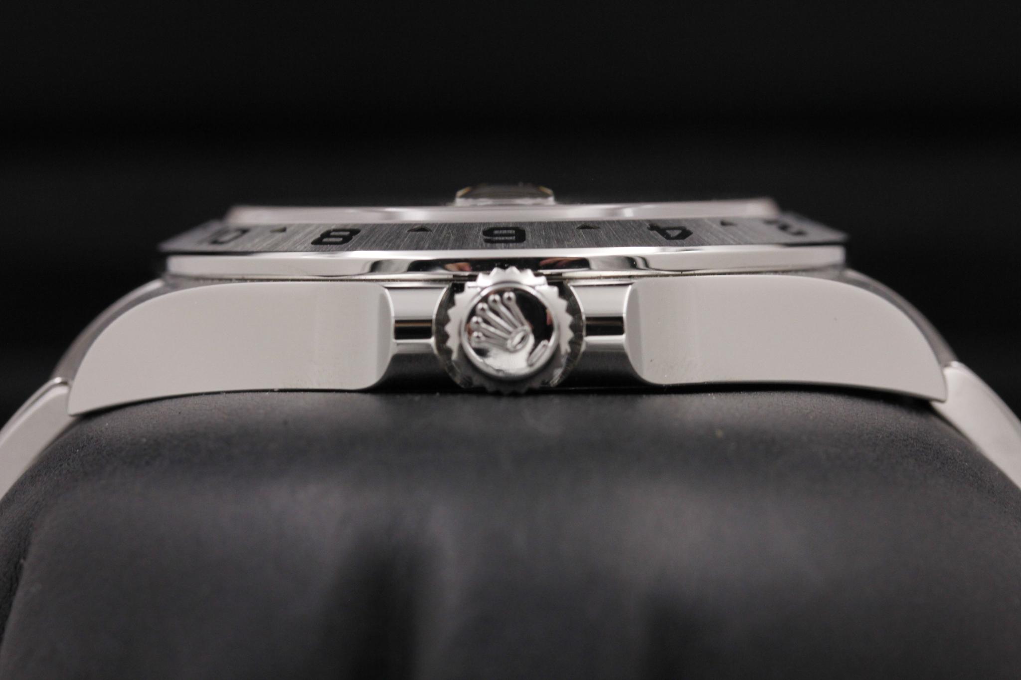 Watch Image 3