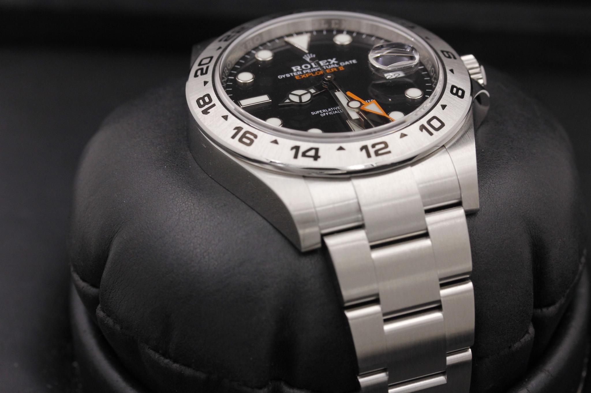 Watch Image 6