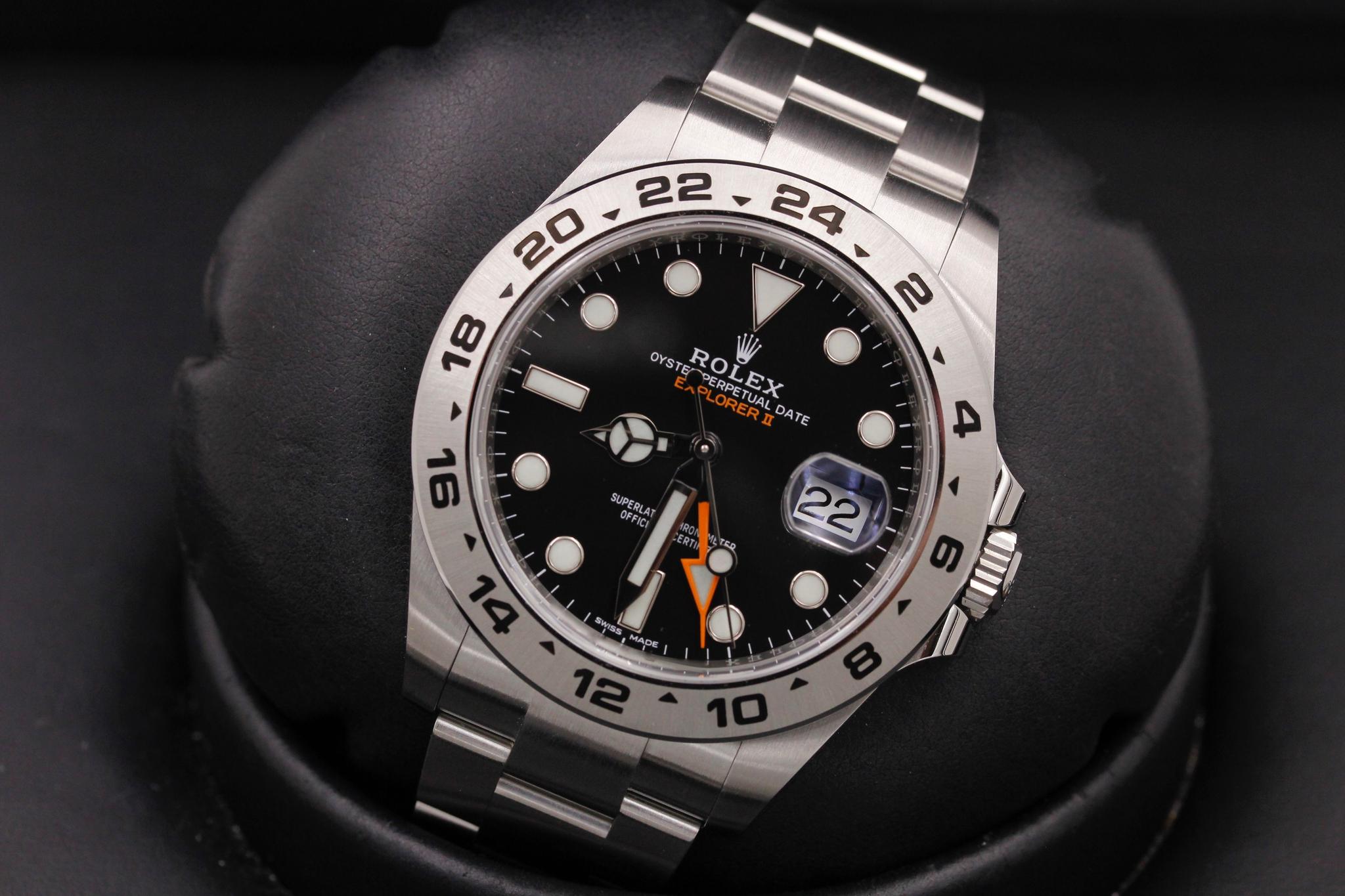 Watch Image 10