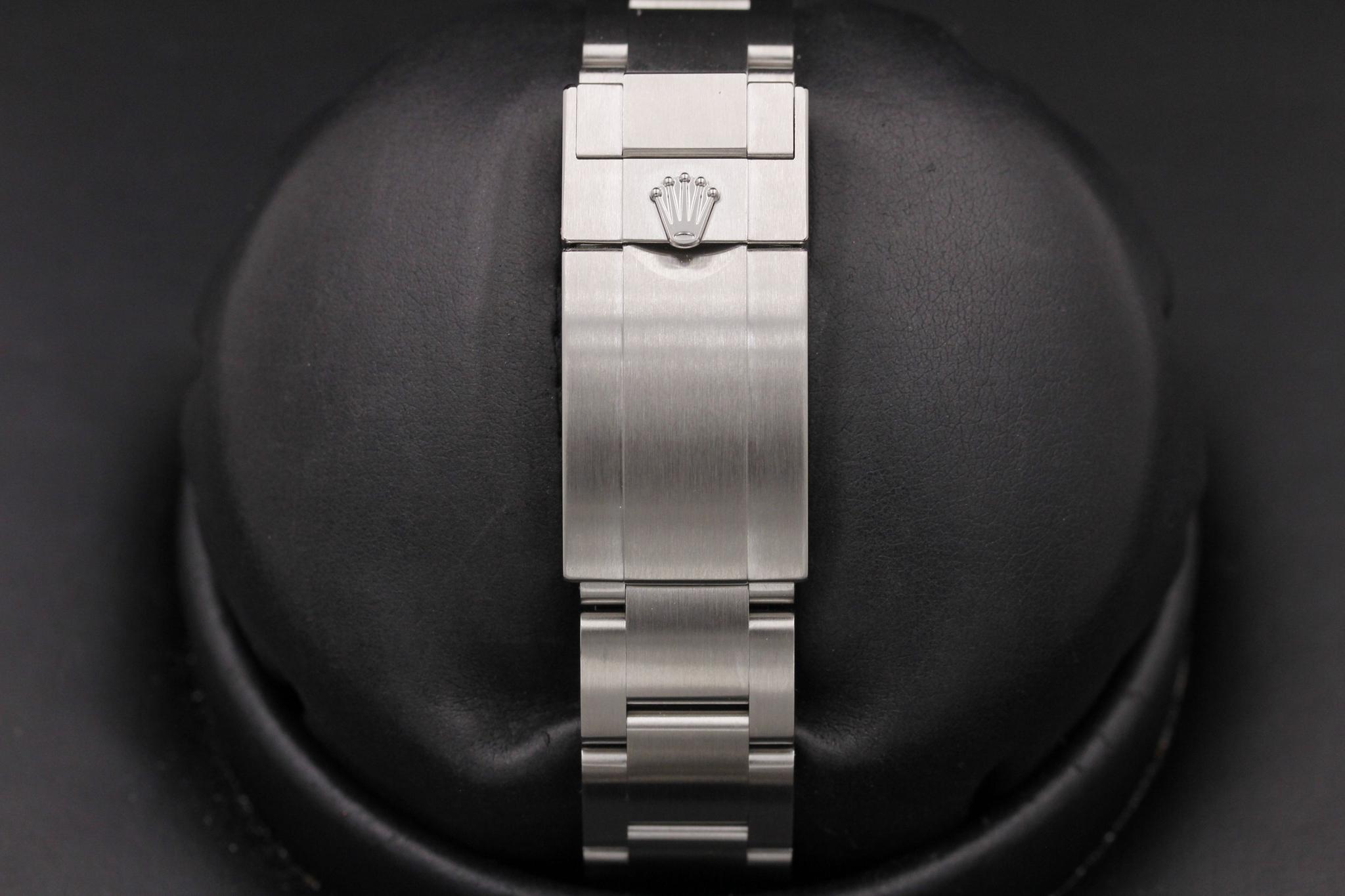 Watch Image 8