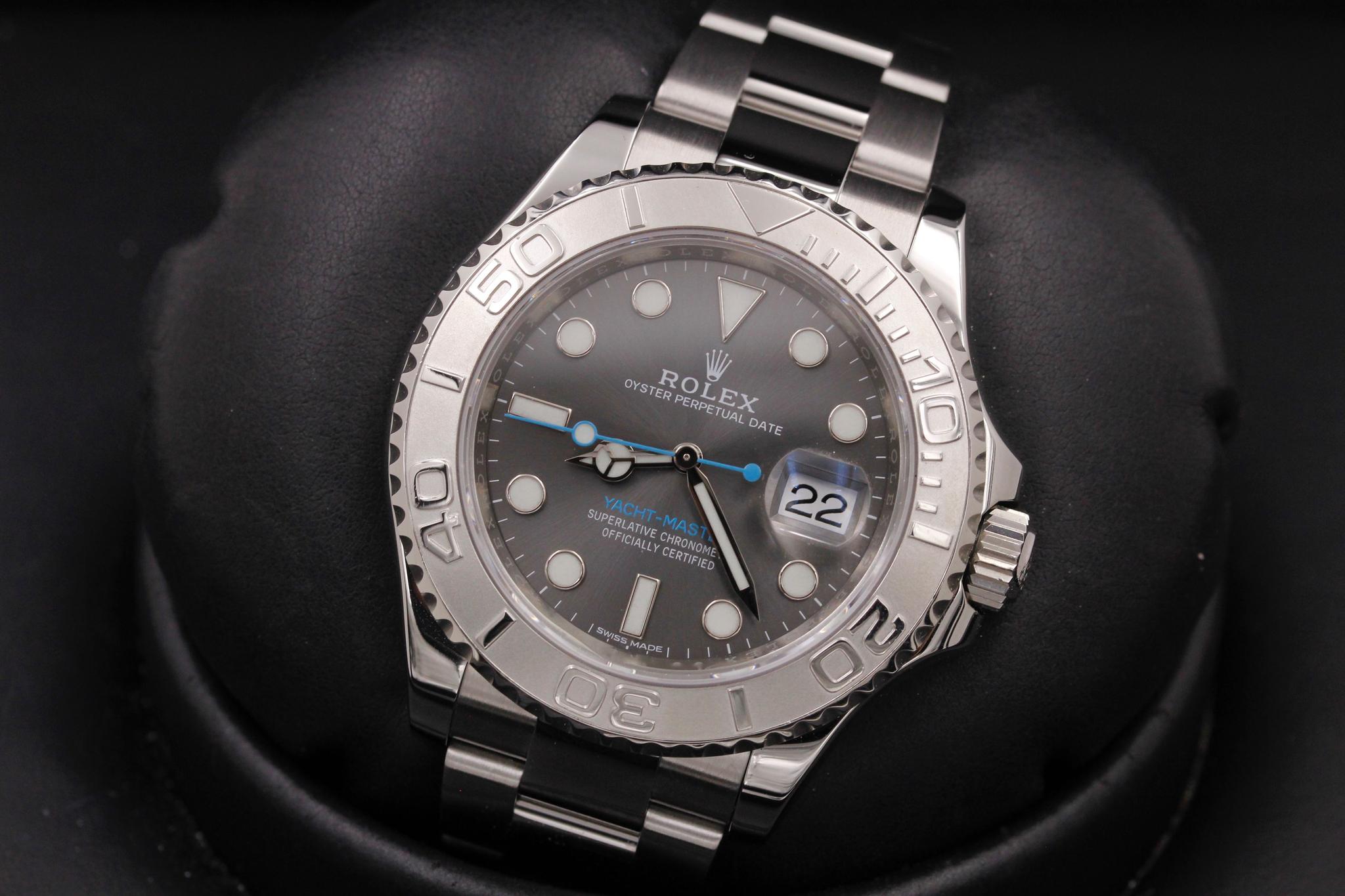 Watch Image 10