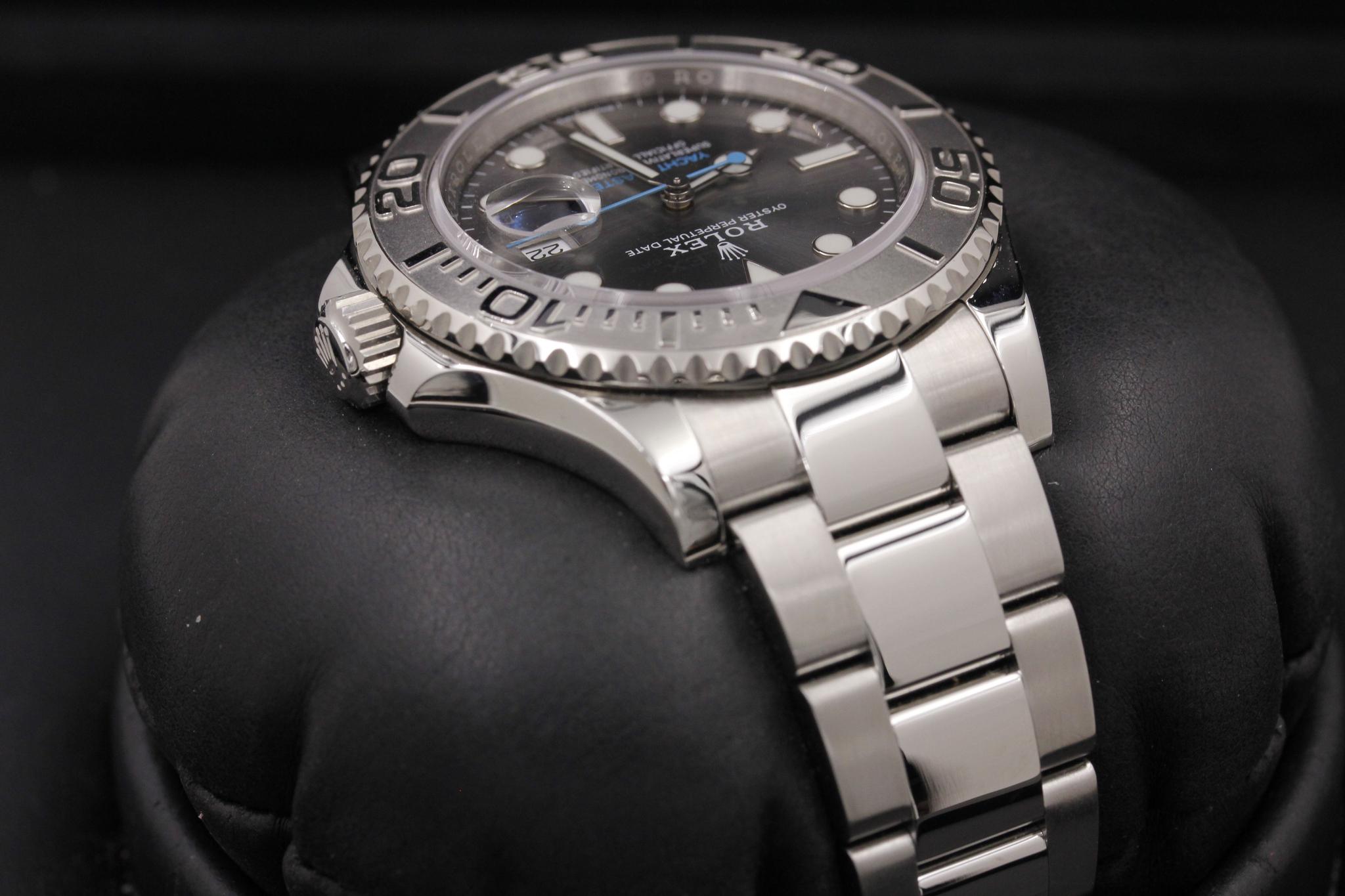 Watch Image 4