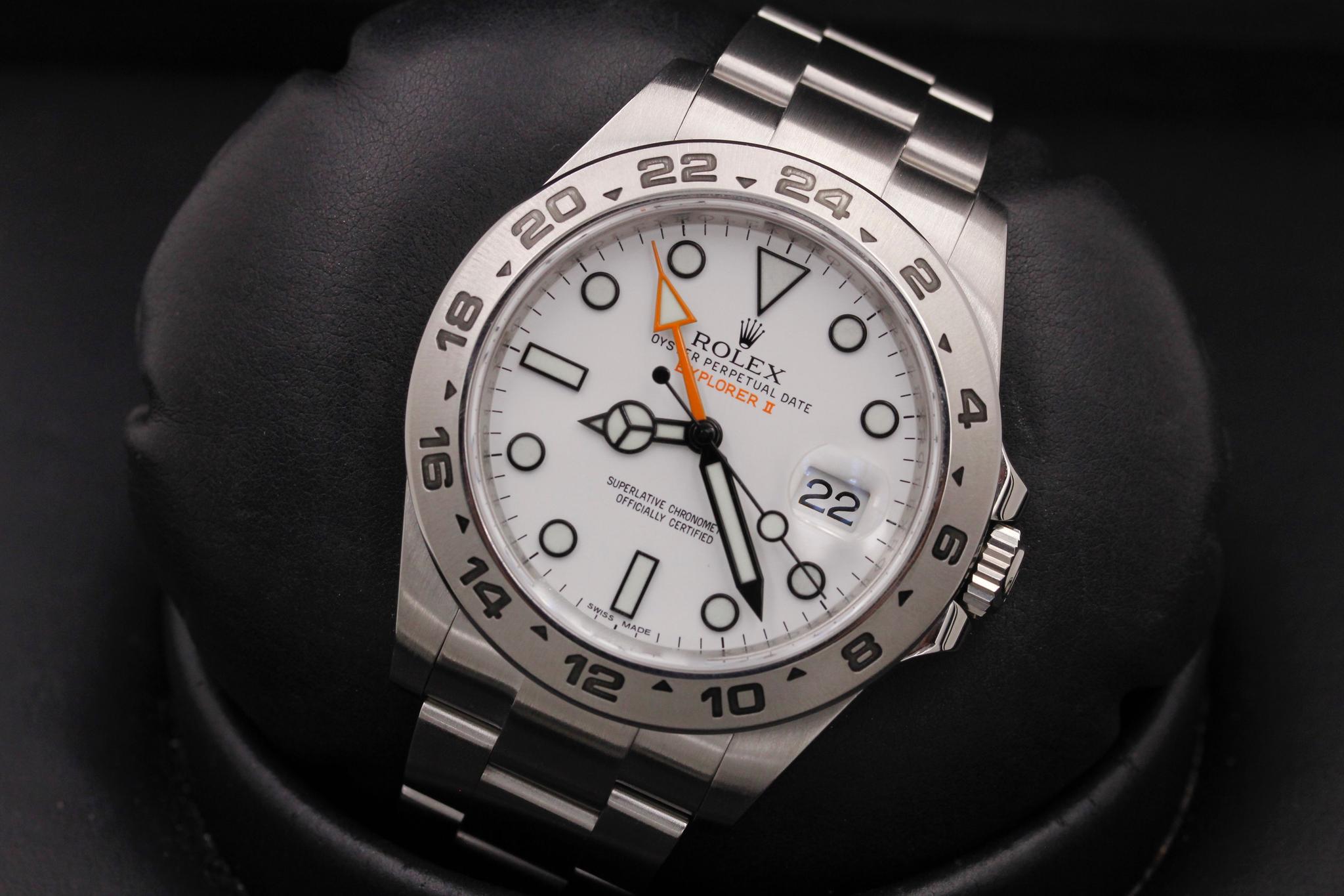 Watch Image 10