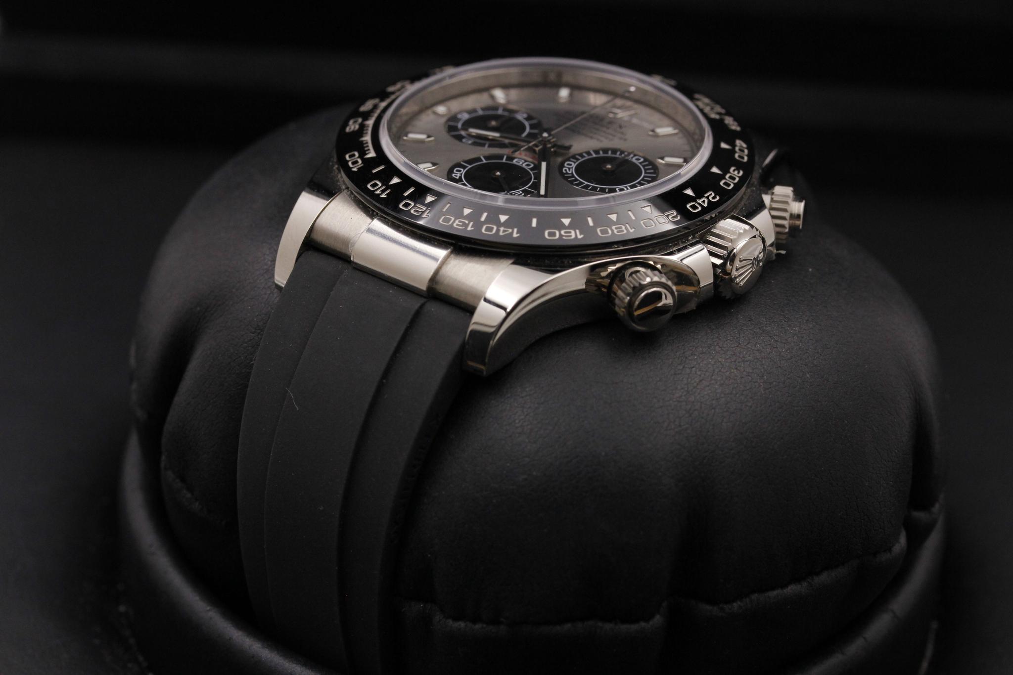 Watch Image 2