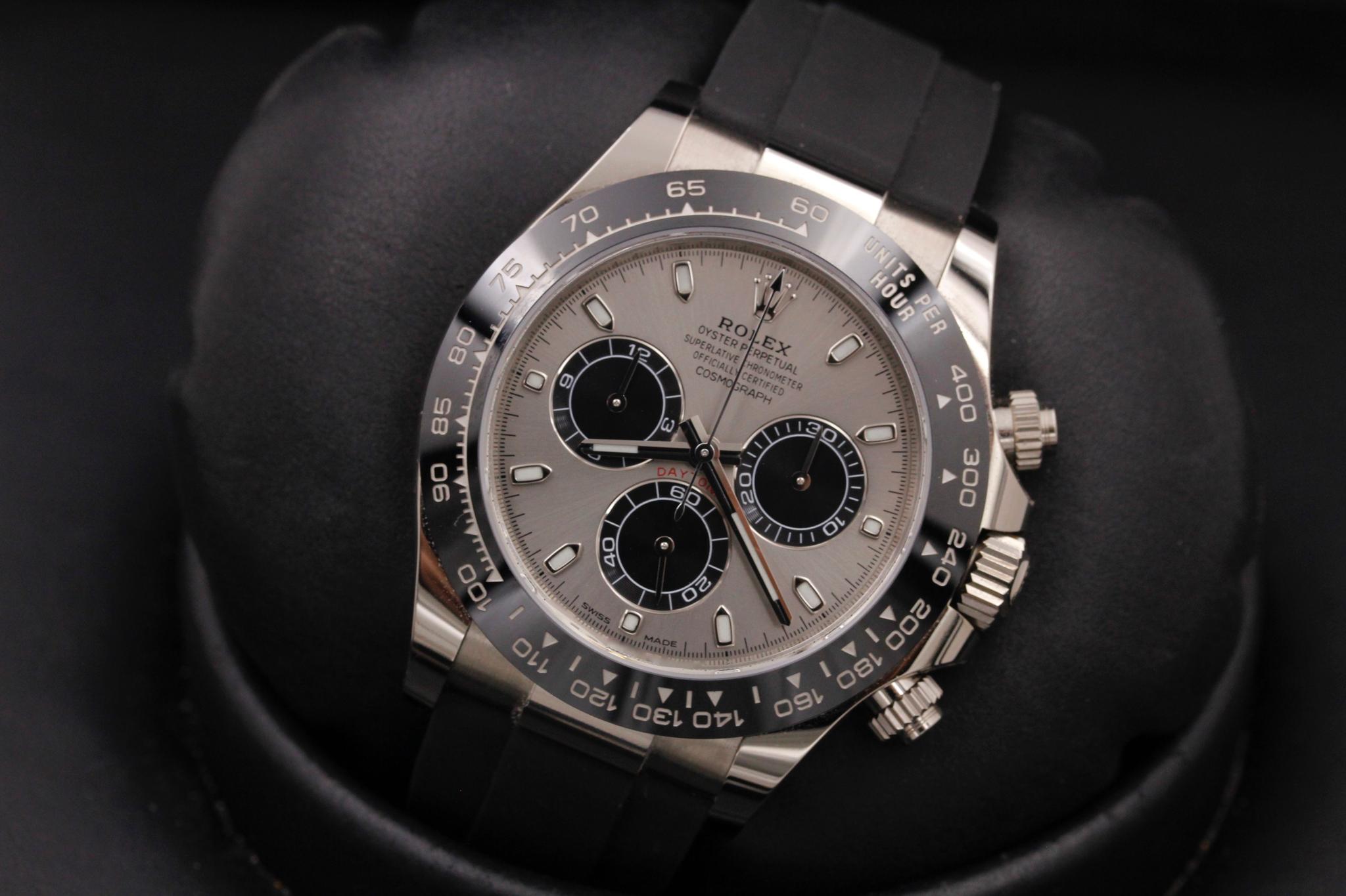 Watch Image 9