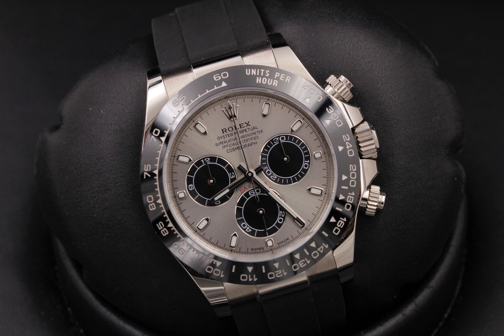 Watch Image 10