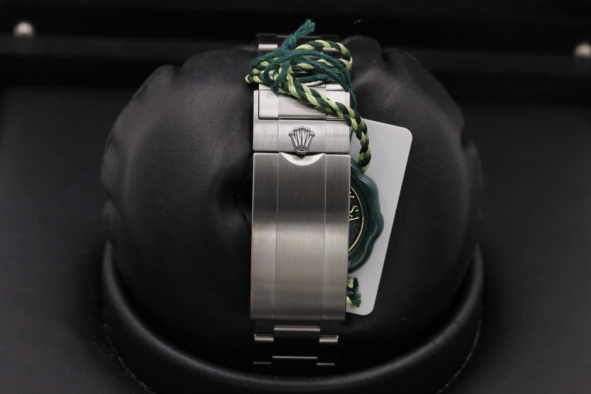 Watch Image 8