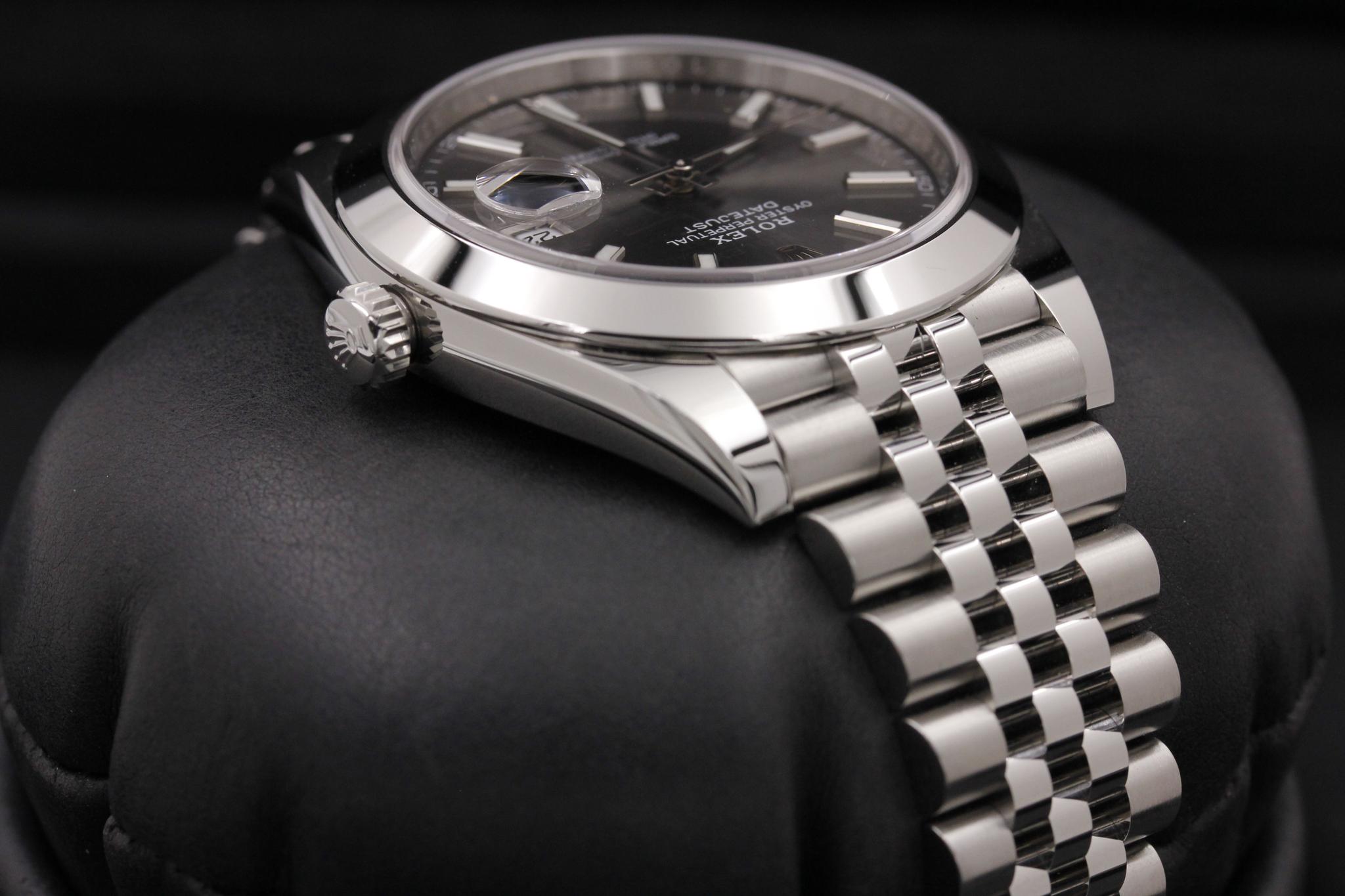 Watch Image 4
