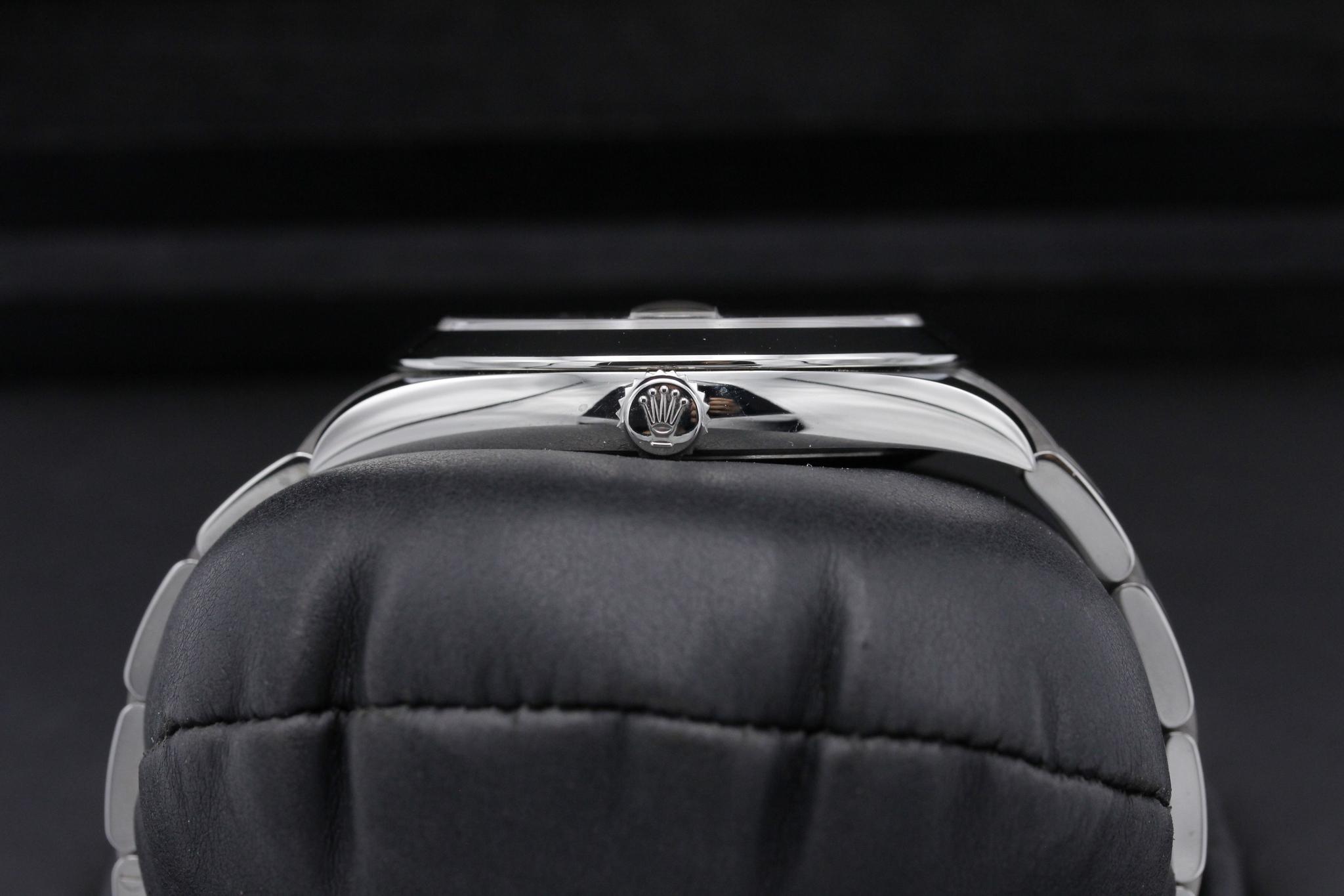 Watch Image 3