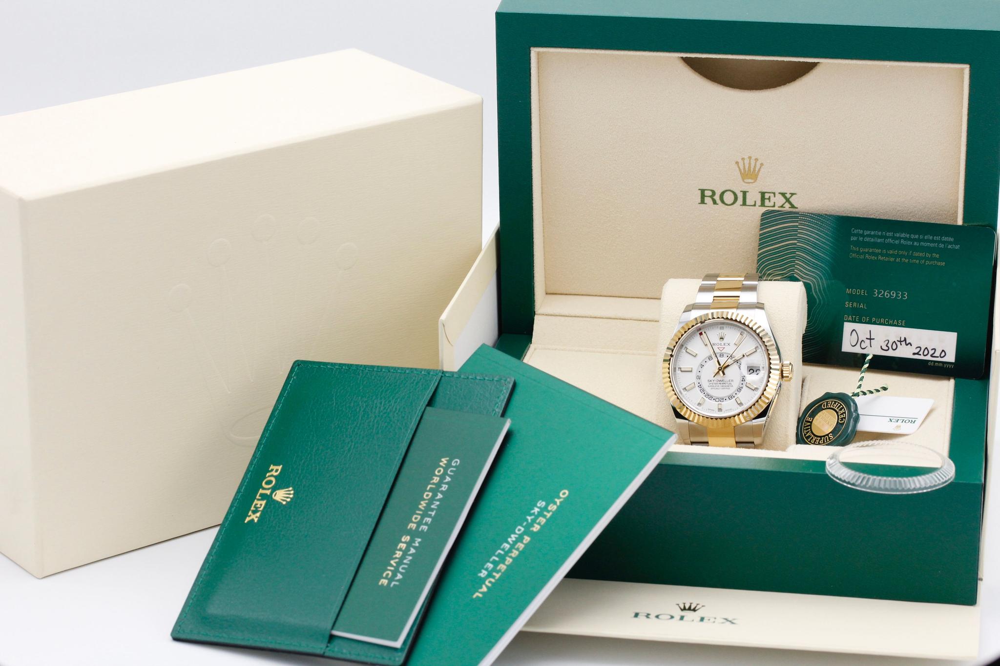 Watch Image 11