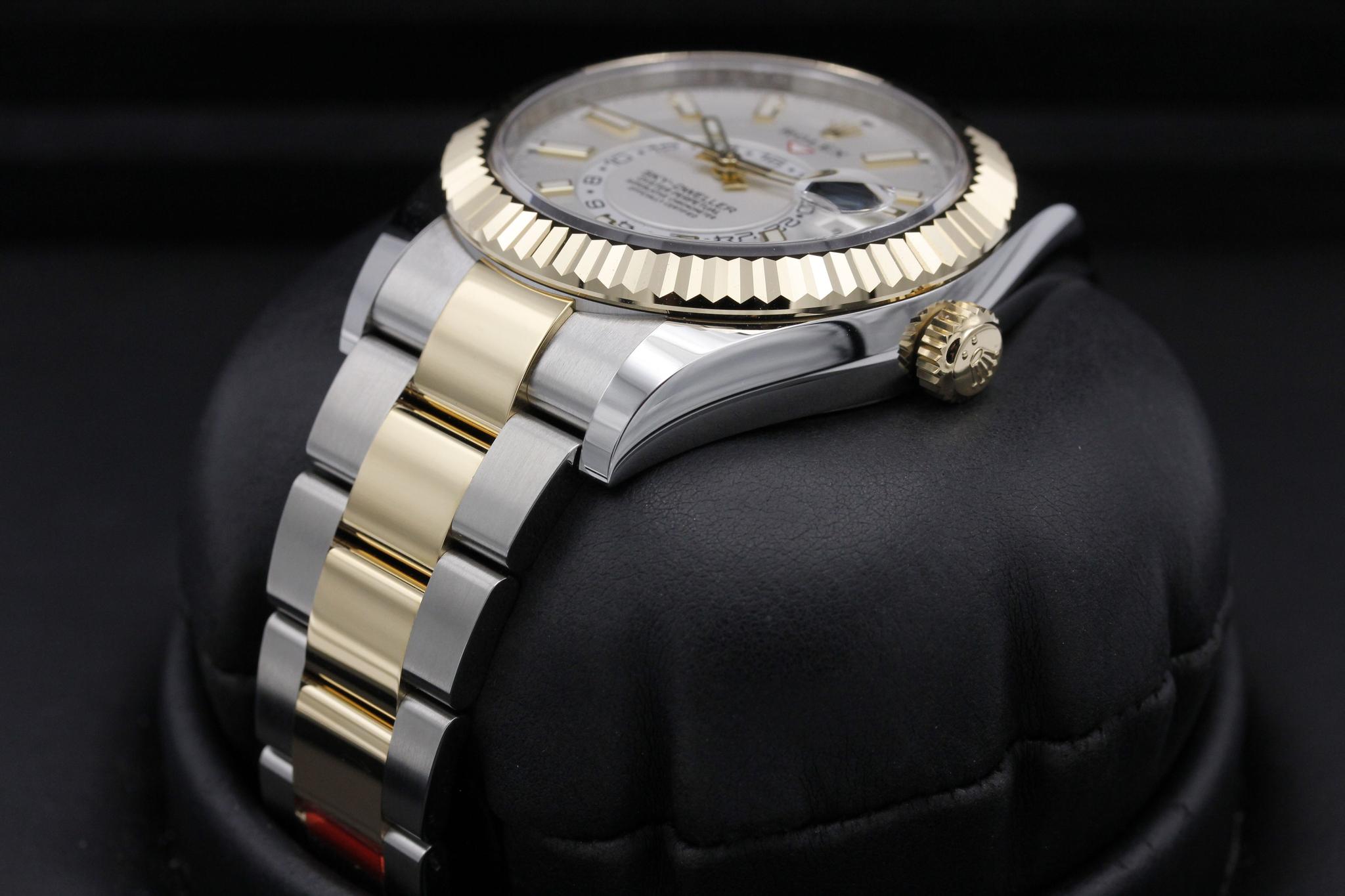 Watch Image 2