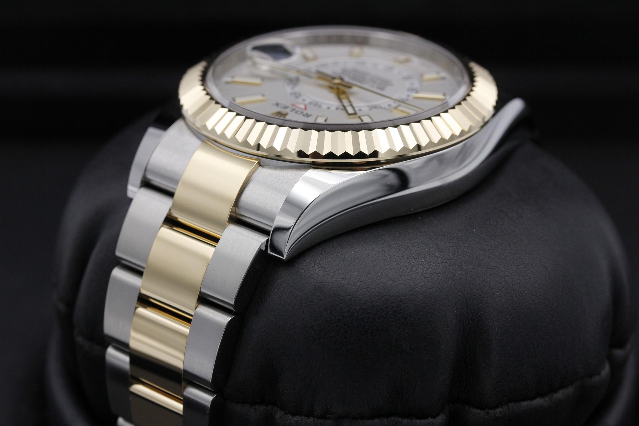 Watch Image 5