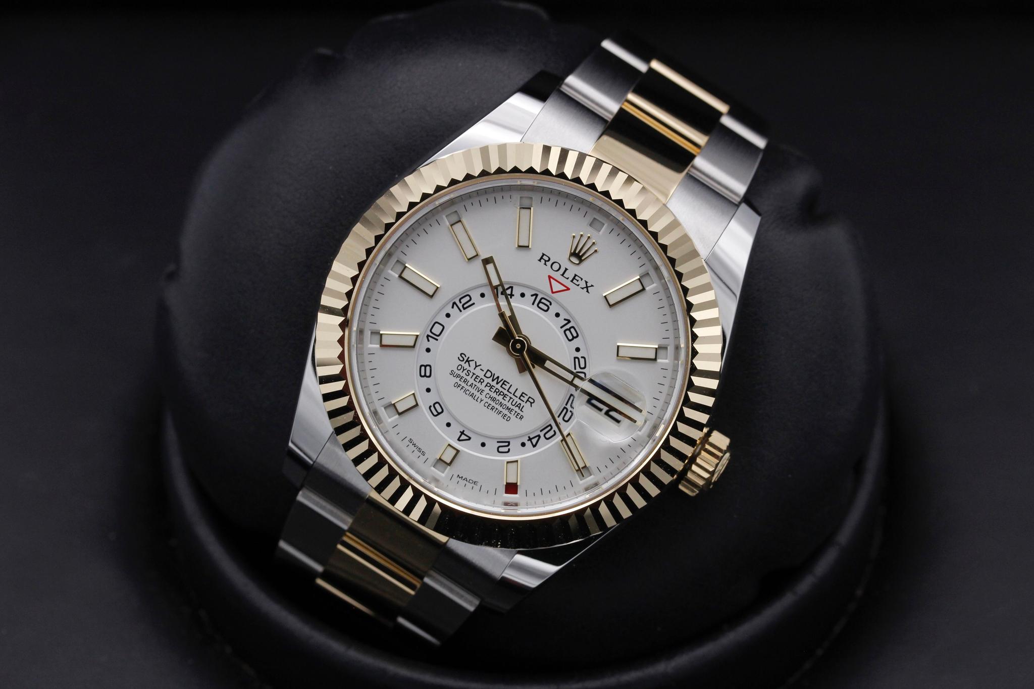 Watch Image 9