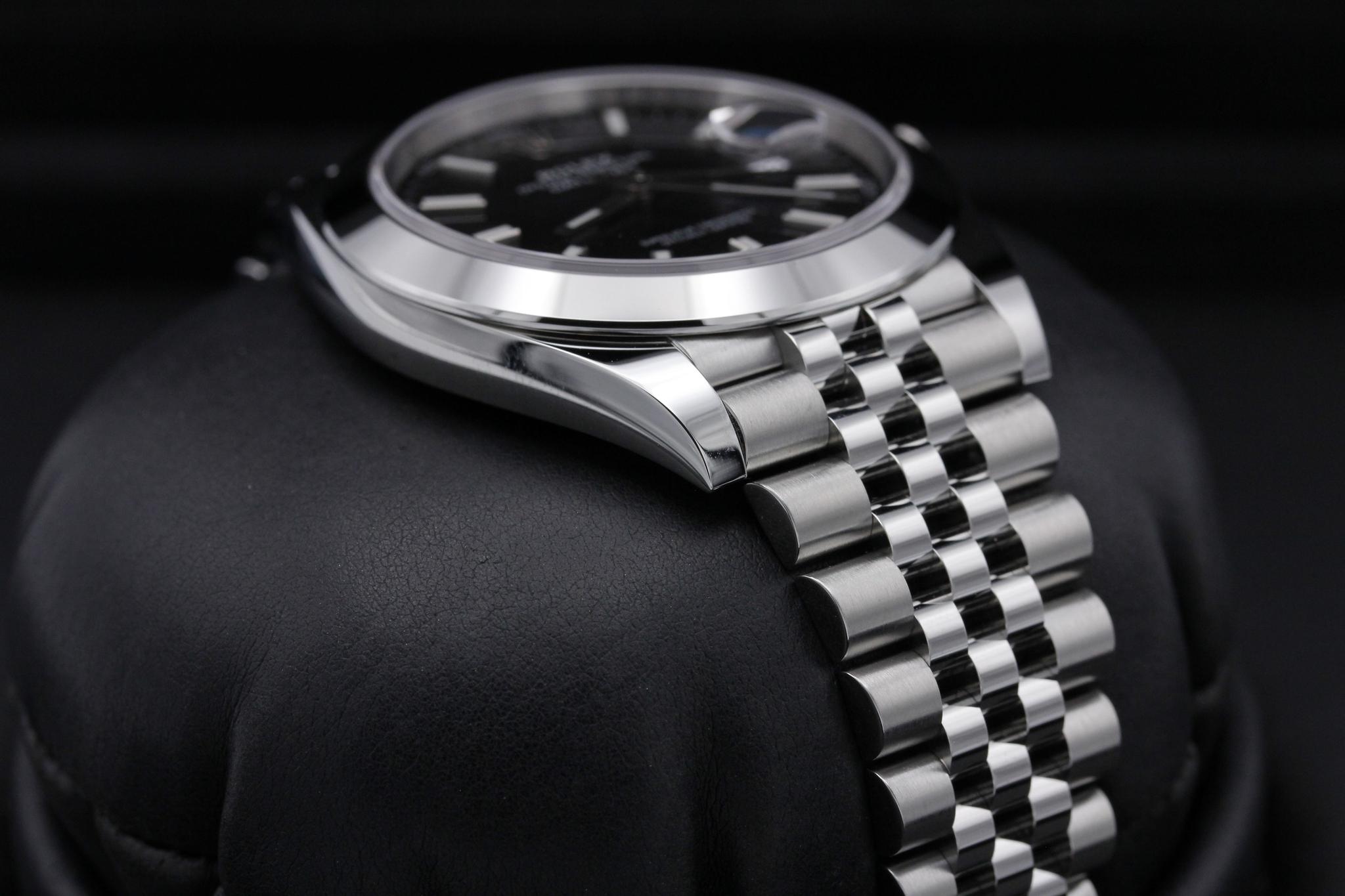 Watch Image 6