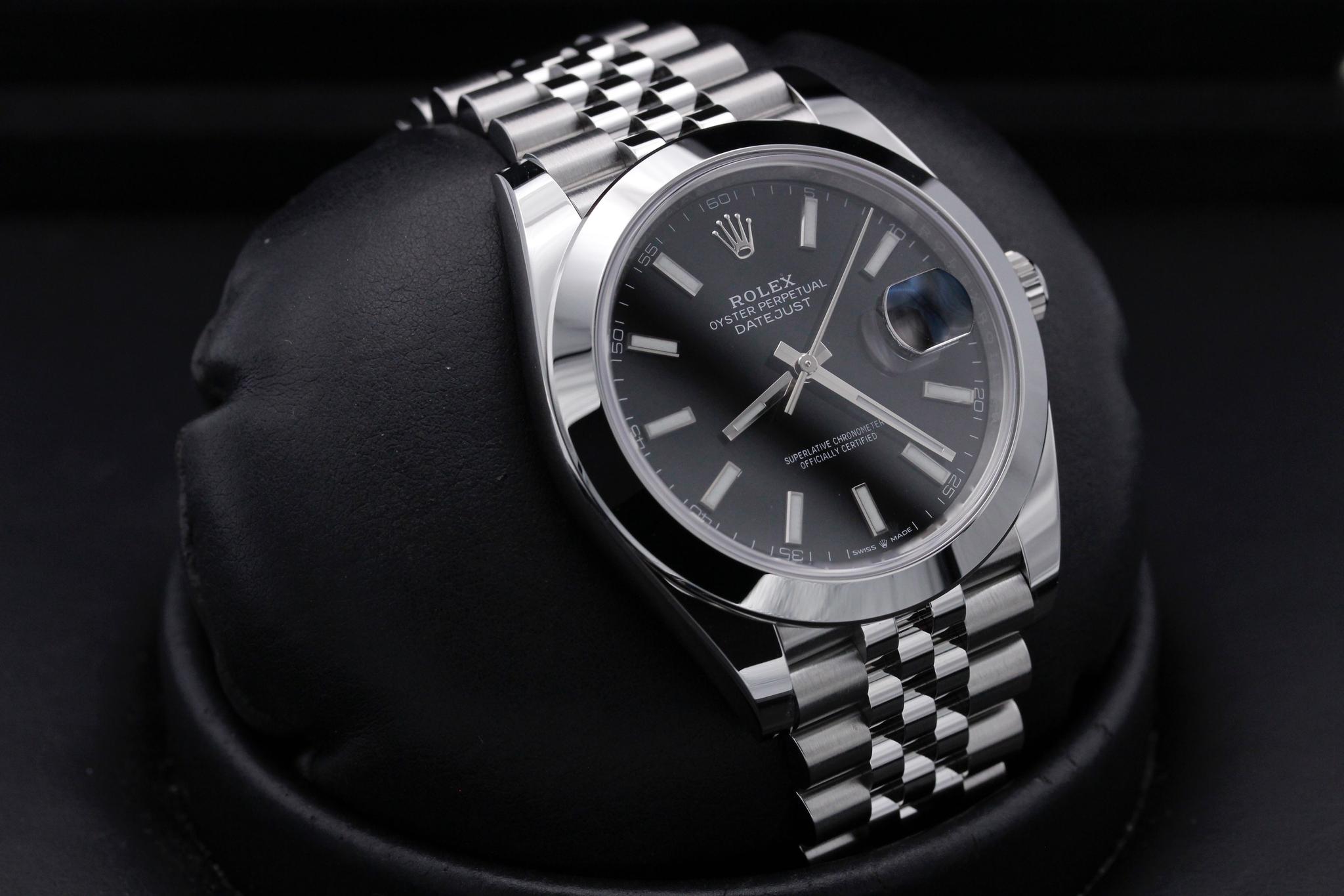 Watch Image 10