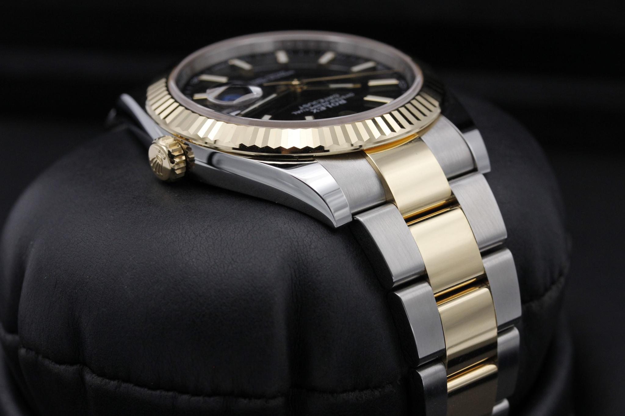 Watch Image 4