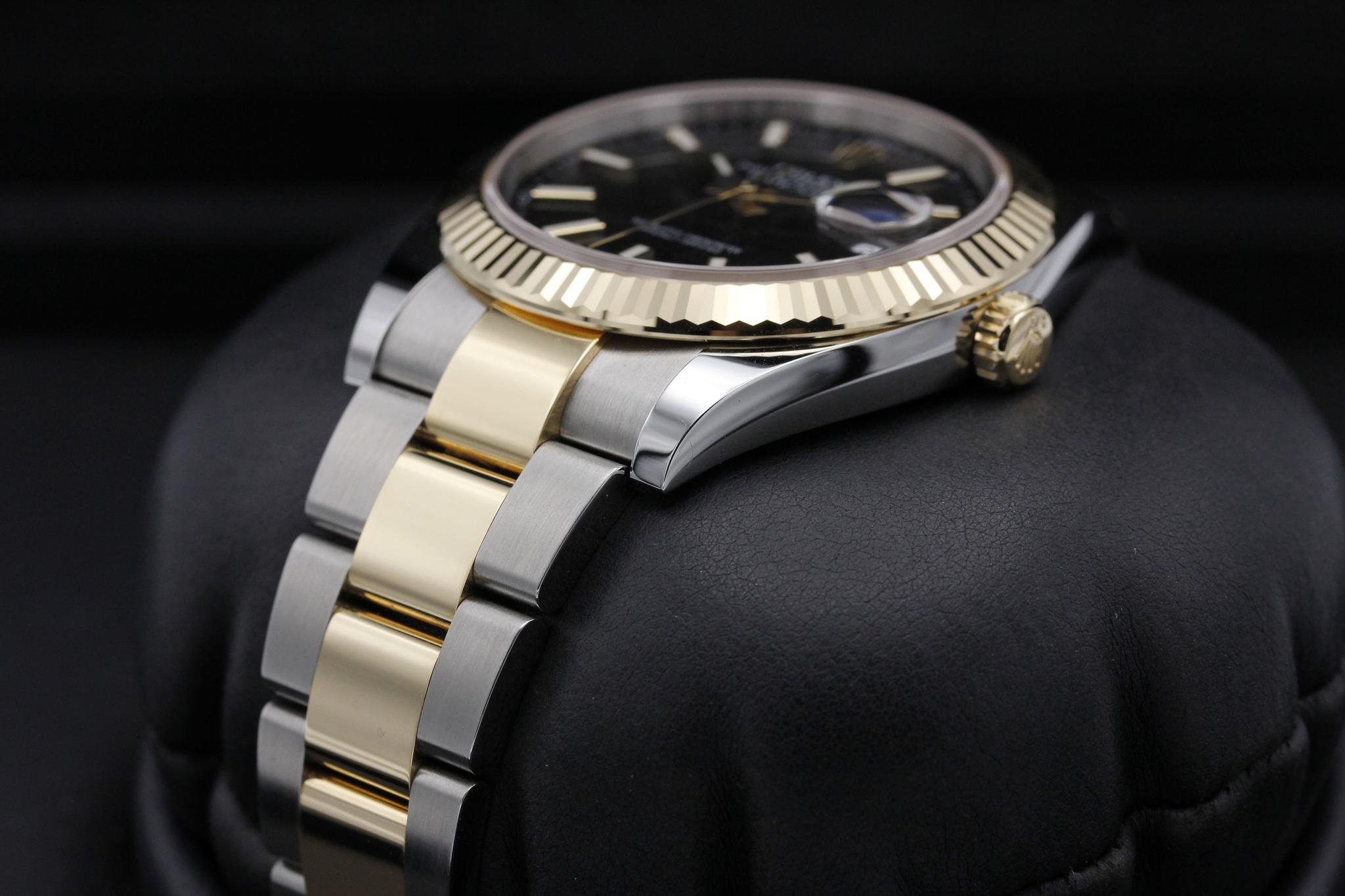 Watch Image 2