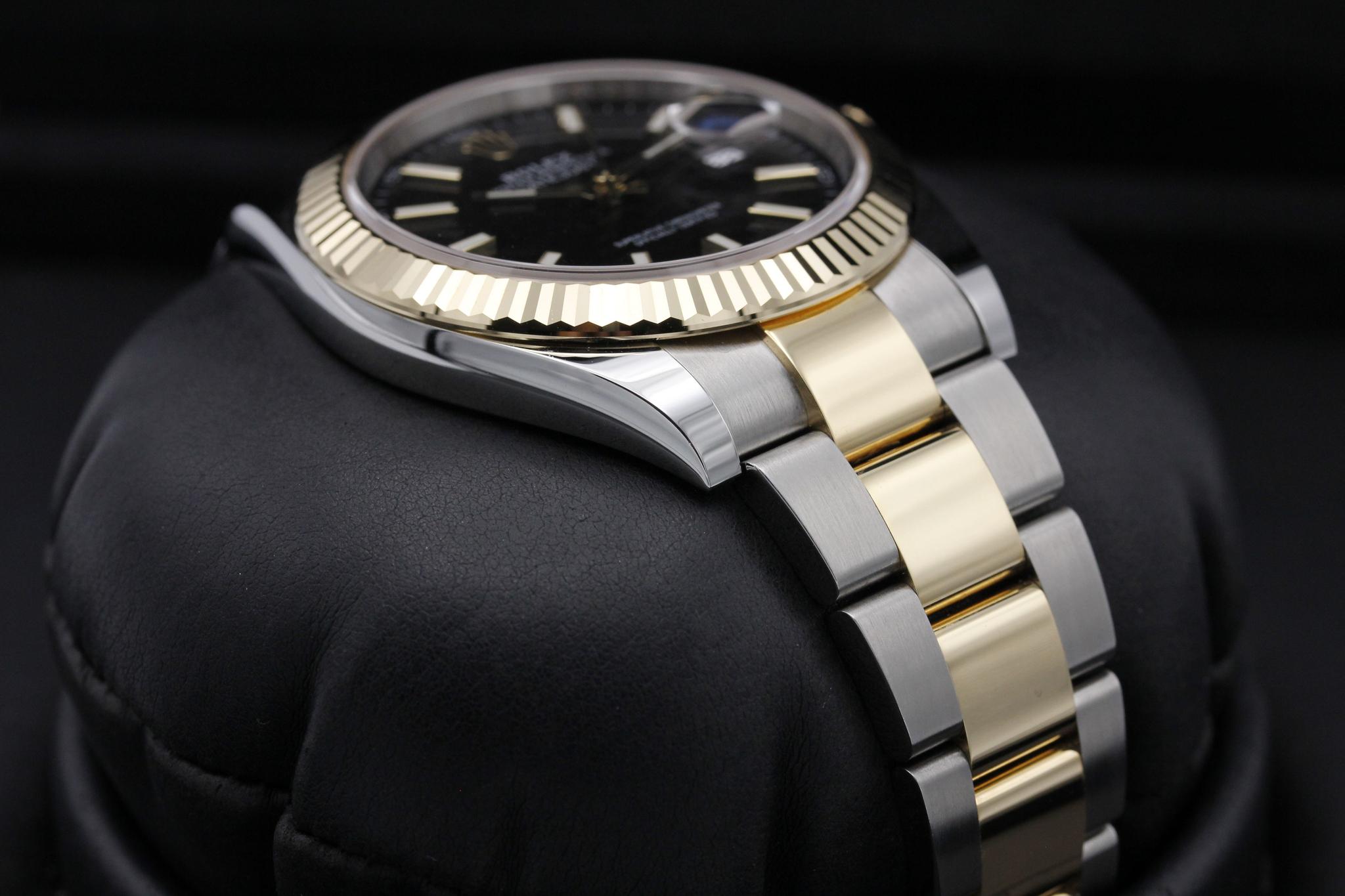 Watch Image 6