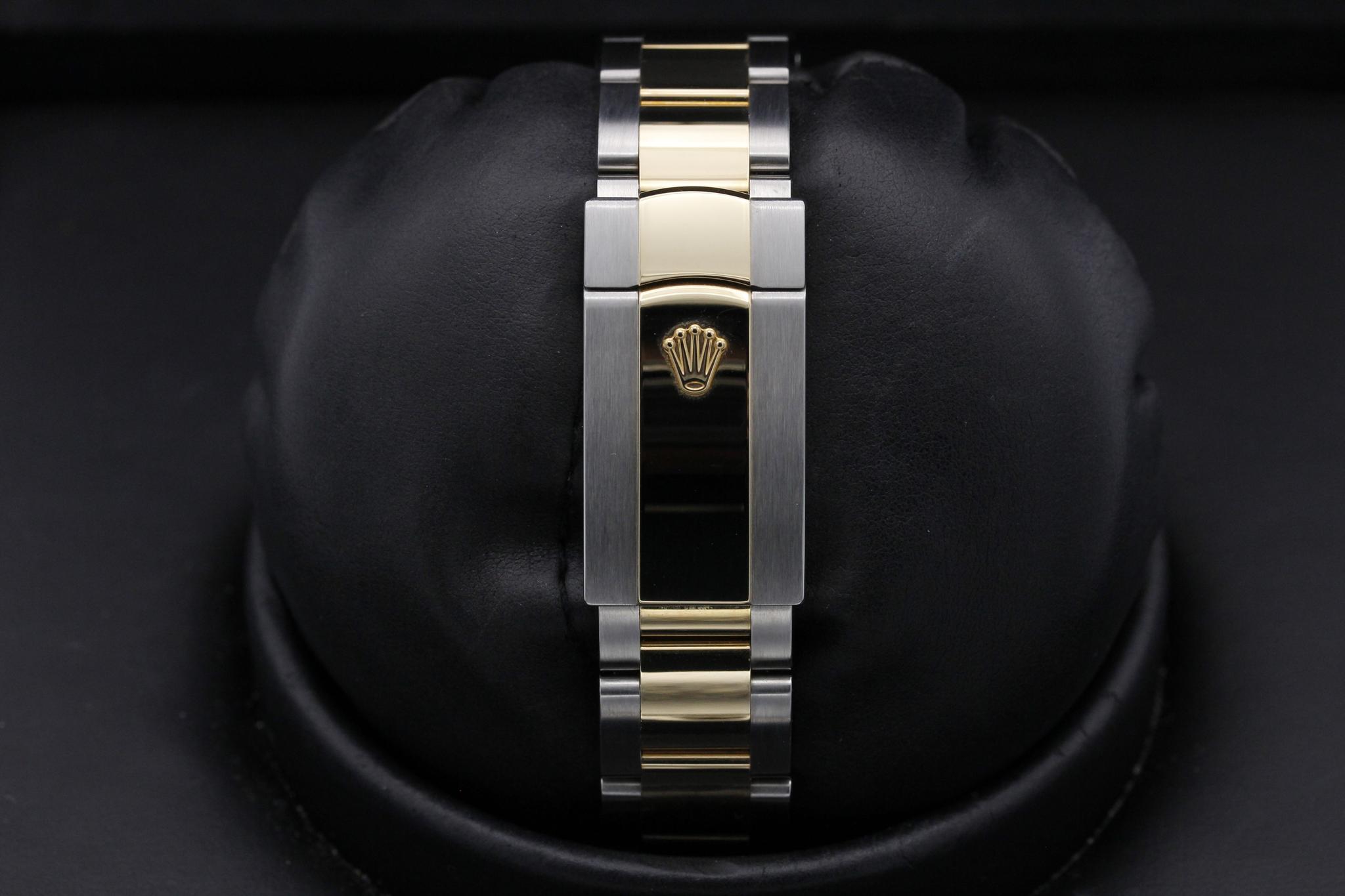 Watch Image 8