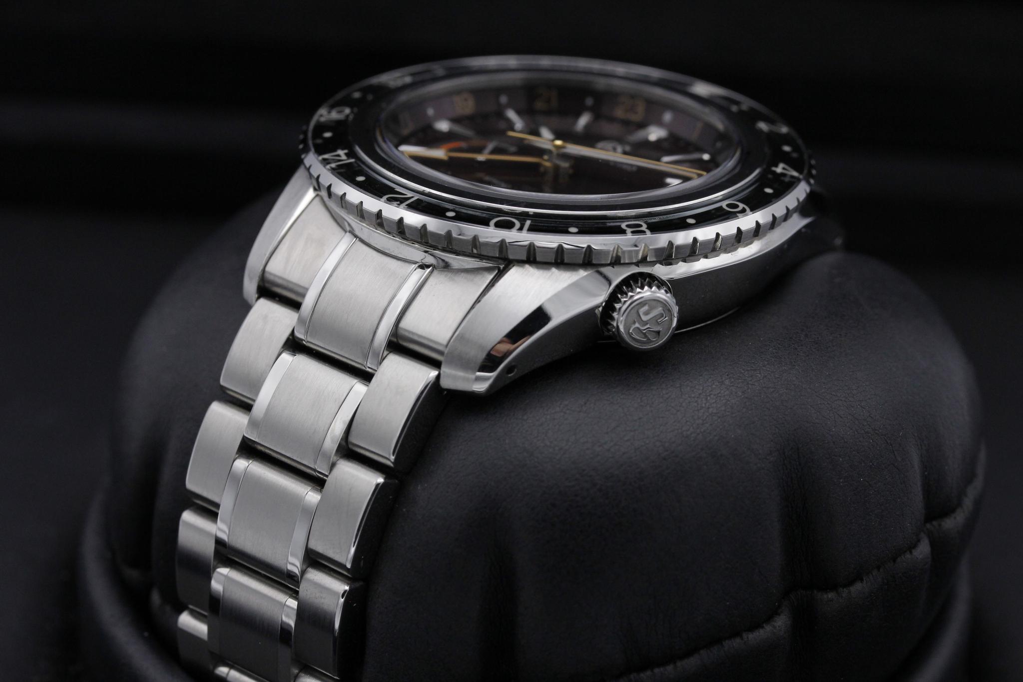 Watch Image 2