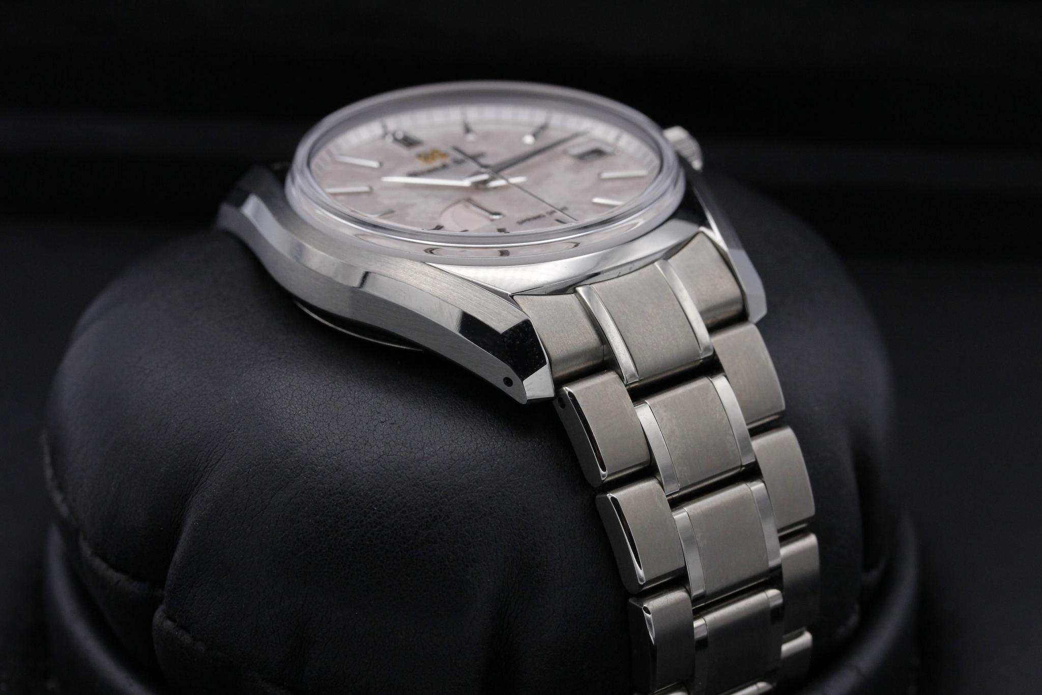 Watch Image 7