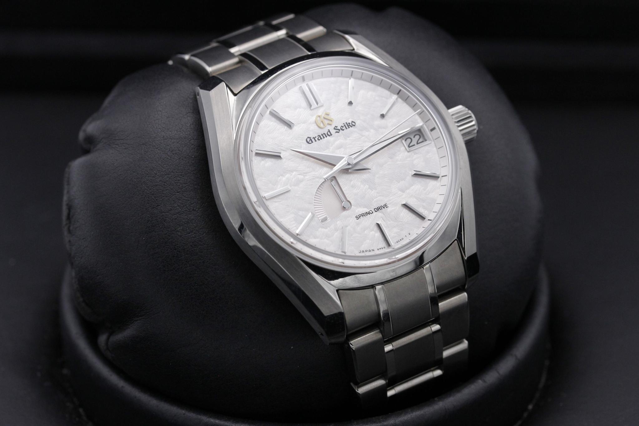 Watch Image 11
