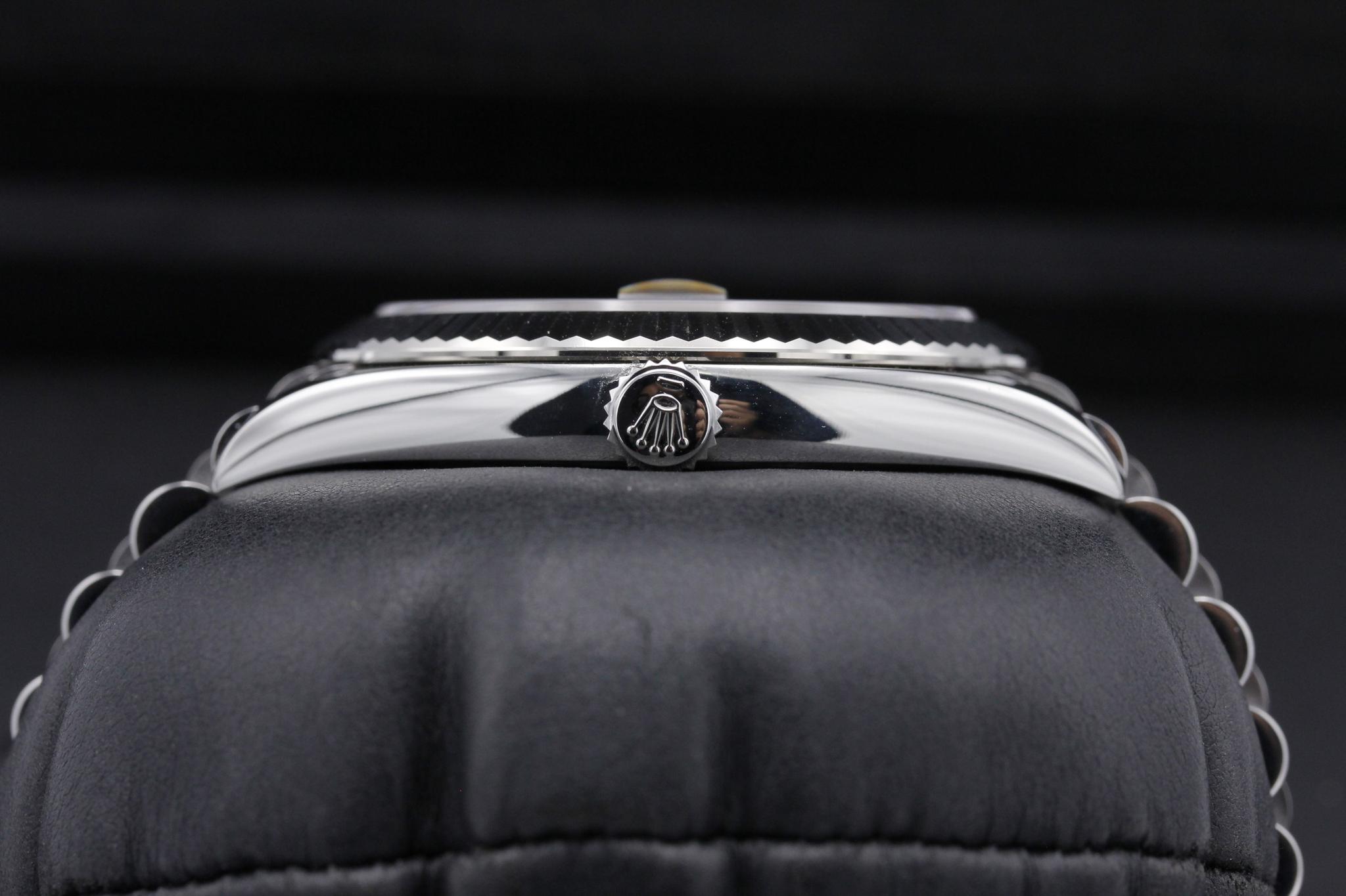 Watch Image 3