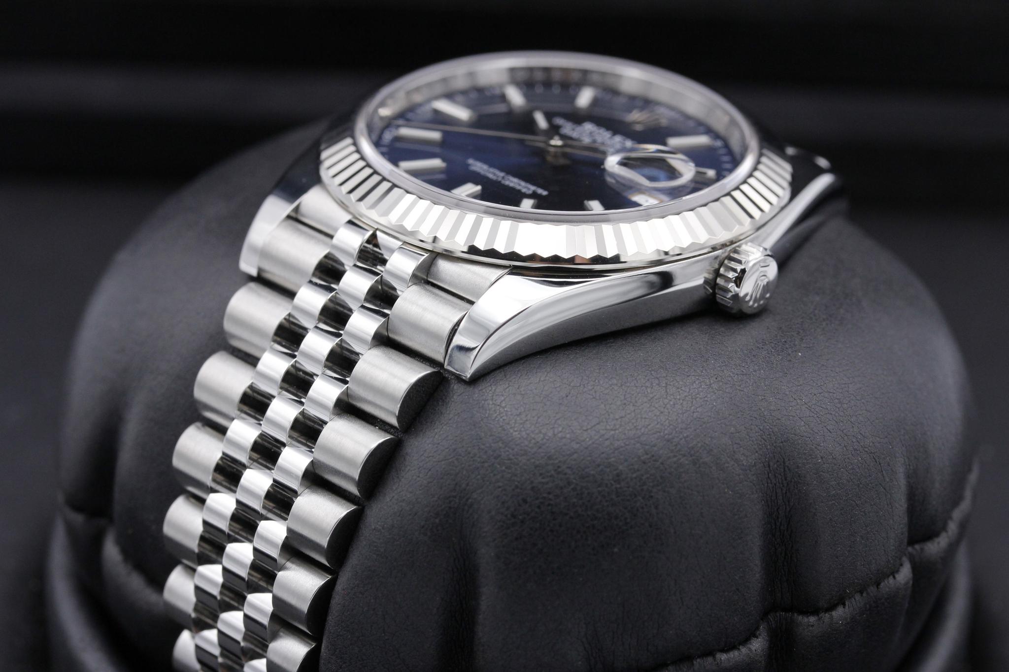 Watch Image 2