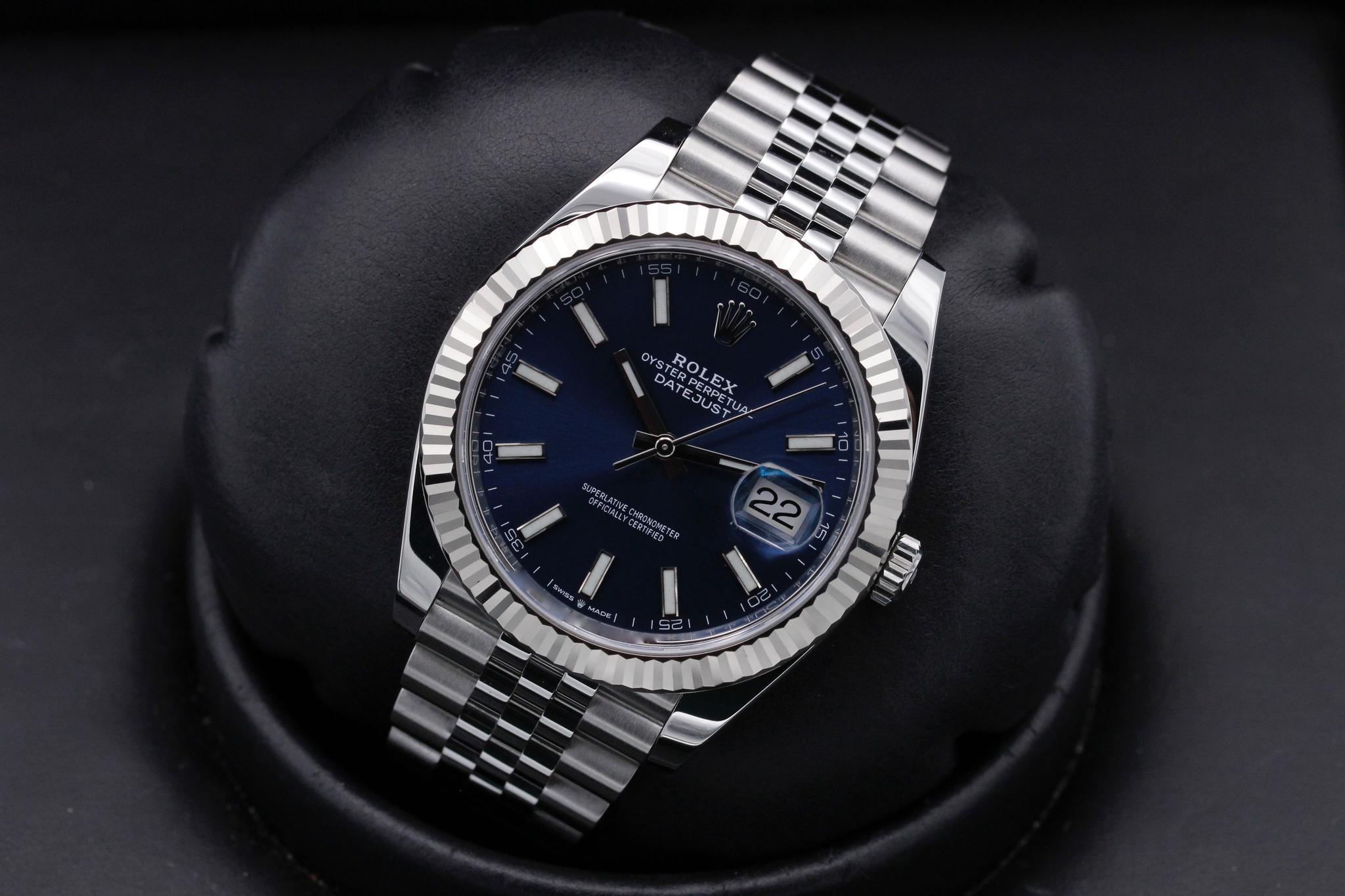 Watch Image 9