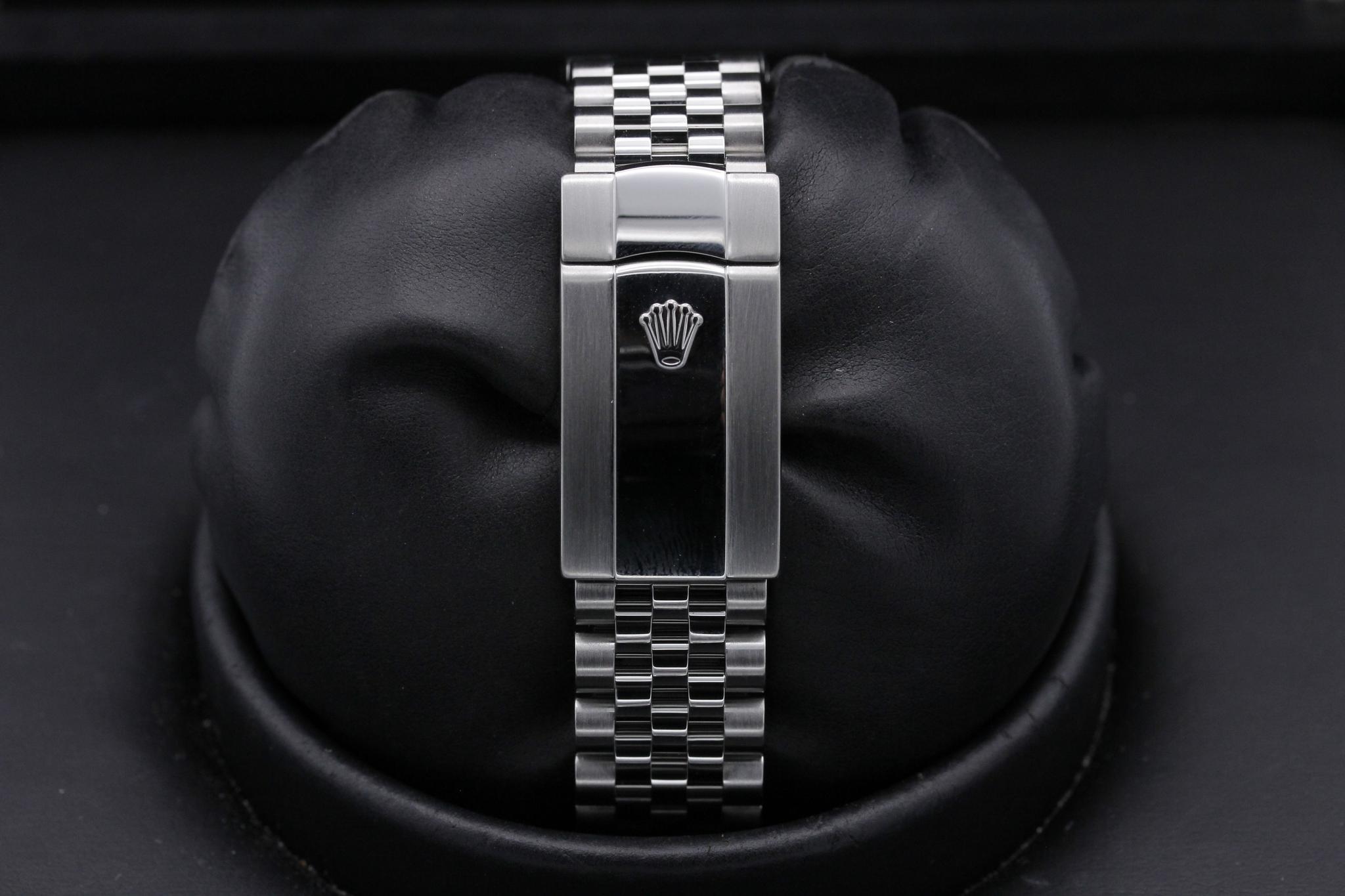Watch Image 8