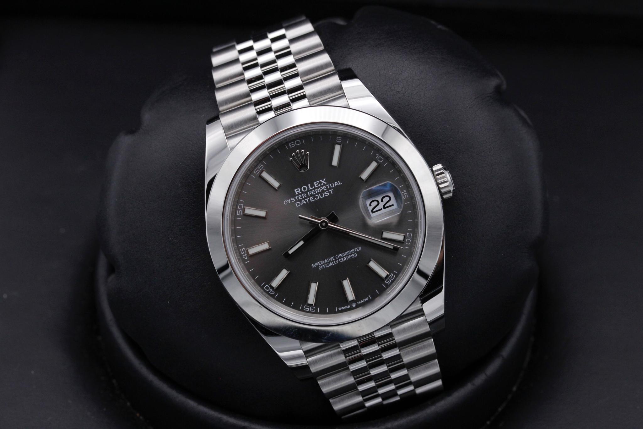 Watch Image 9