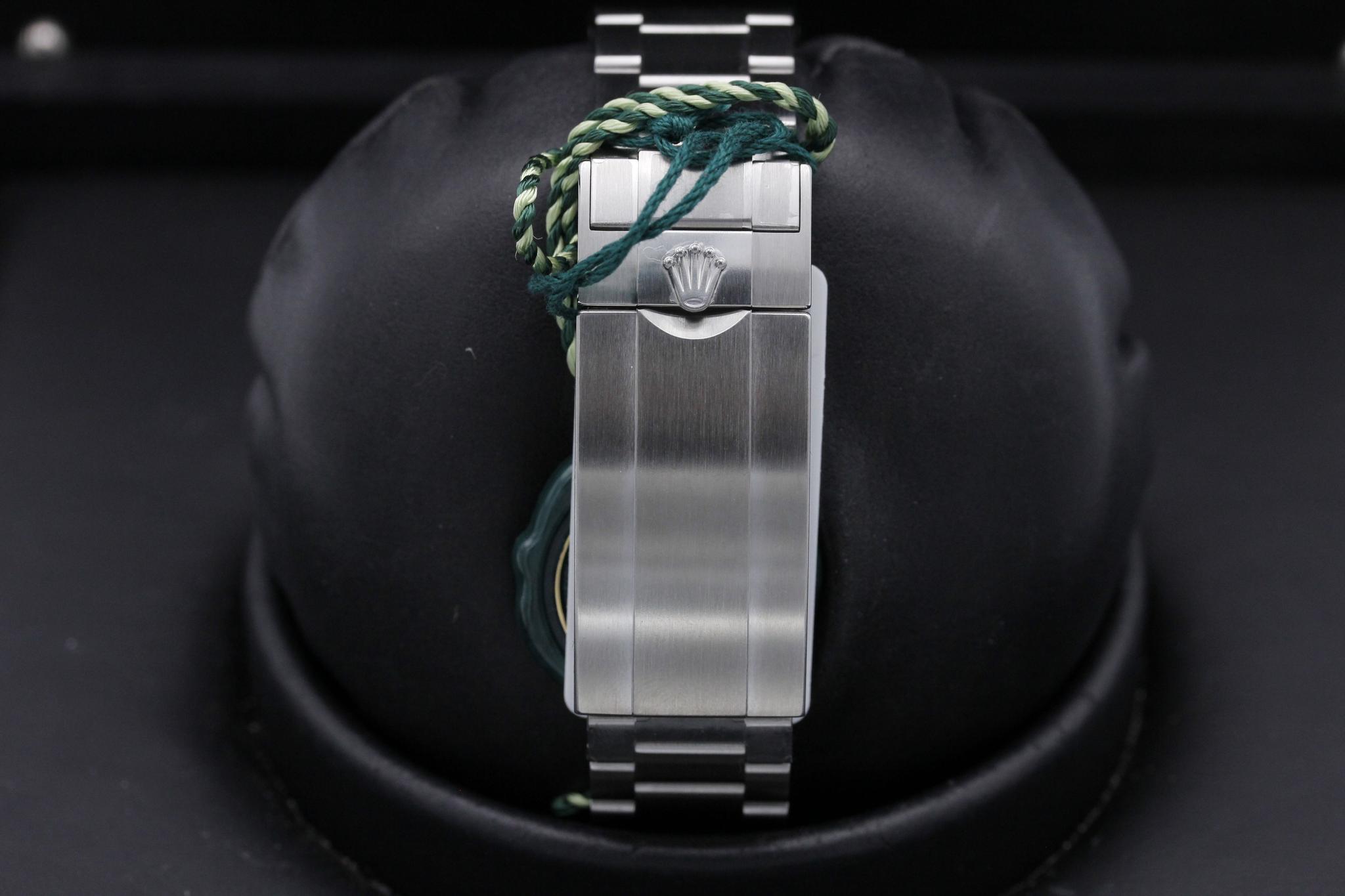 Watch Image 8