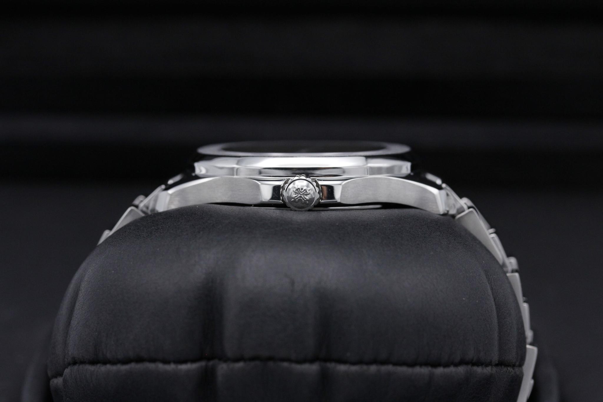 Watch Image 3